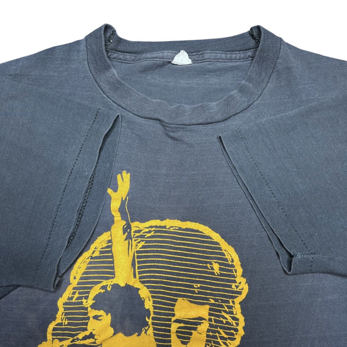 Band Tees Vintage 1970s Neil Diamond Band Tee Graphic T-Shirt Size US M / EU 48-50 / 2 - 3 Thumbnail