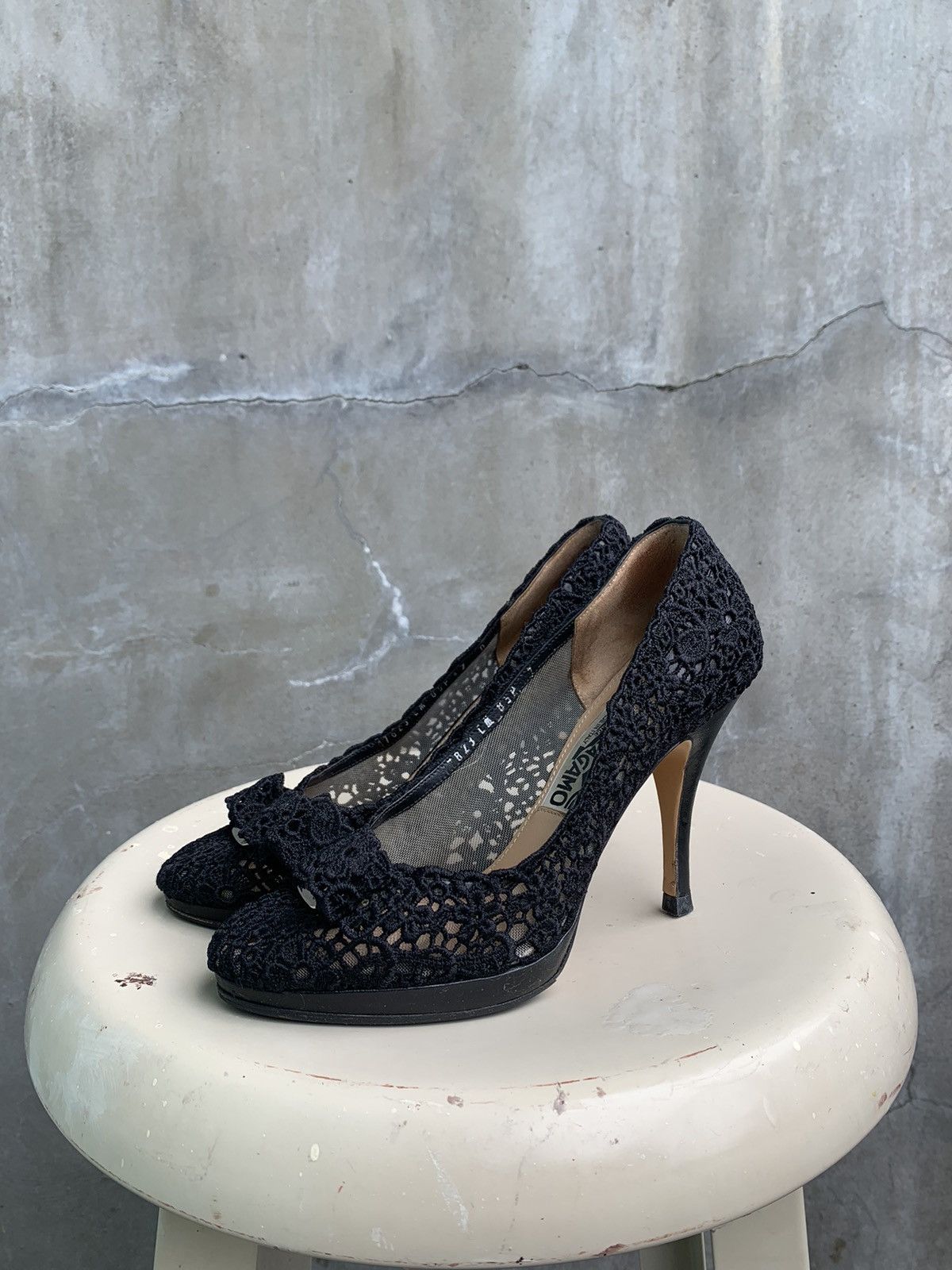 Salvatore Ferragamo Flower Crochet Heels Size US 7 / IT 37 - 3 Thumbnail