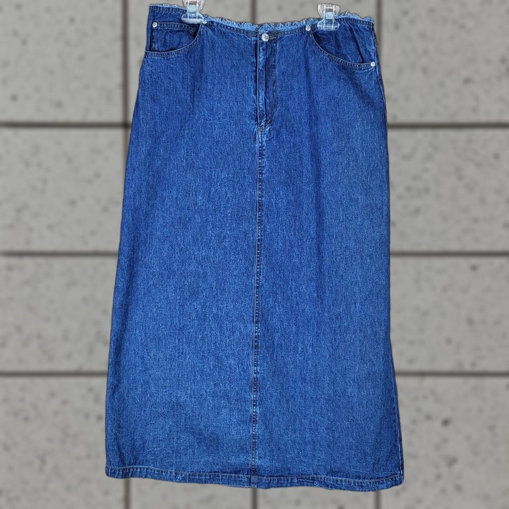 Denime VINTAGE Adriana Sport Womens Denim Maxi Skirt Size 12 Blue Frayed Waist Back Slit Skirt Womens Blue Maxi Slit 12 Adriana Sport Size 34" / US 12 / IT 48 - 1 Thumbnail