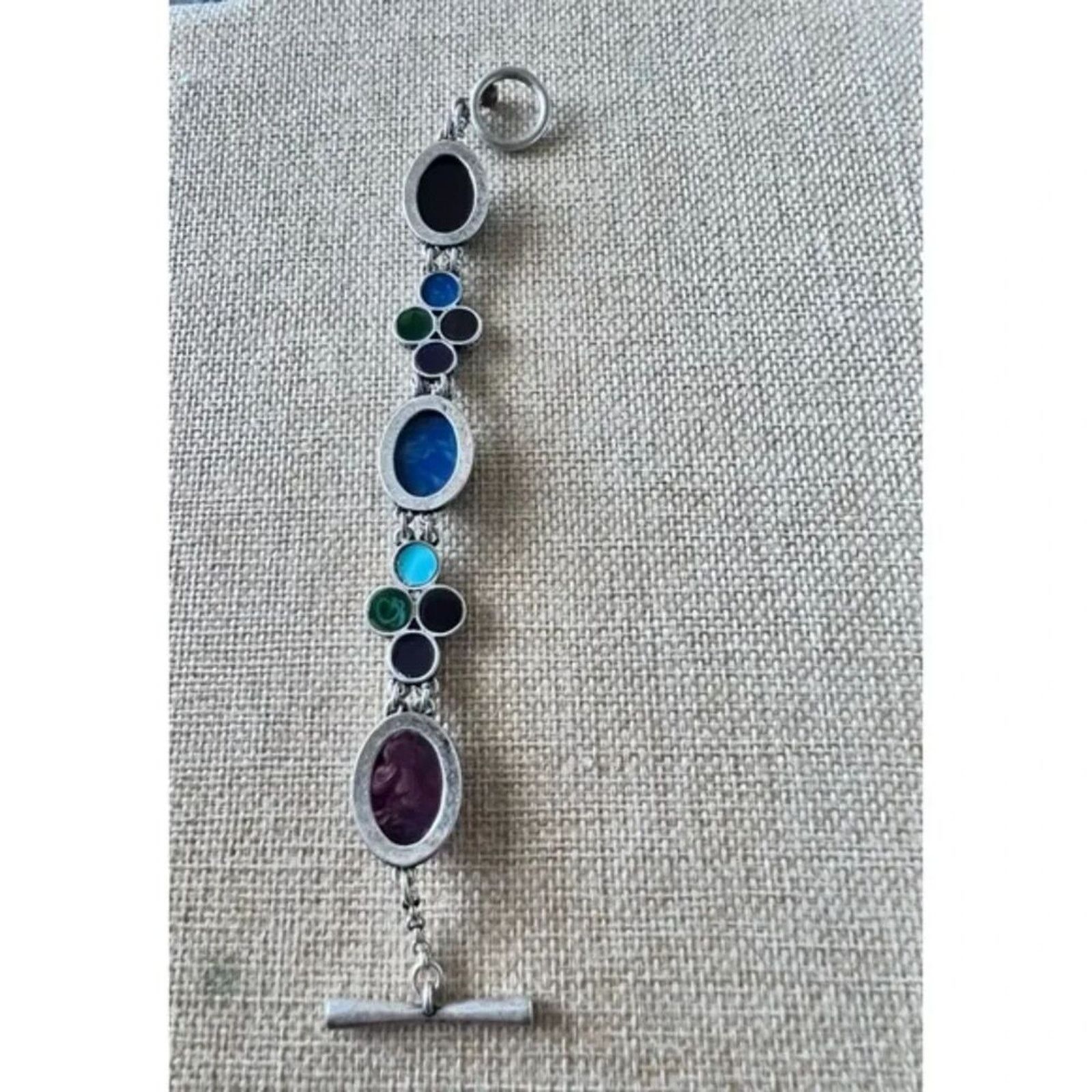 Other Bracelet Silver Tone Peace Signs Faux Stone 7” Size ONE SIZE - 8 Thumbnail