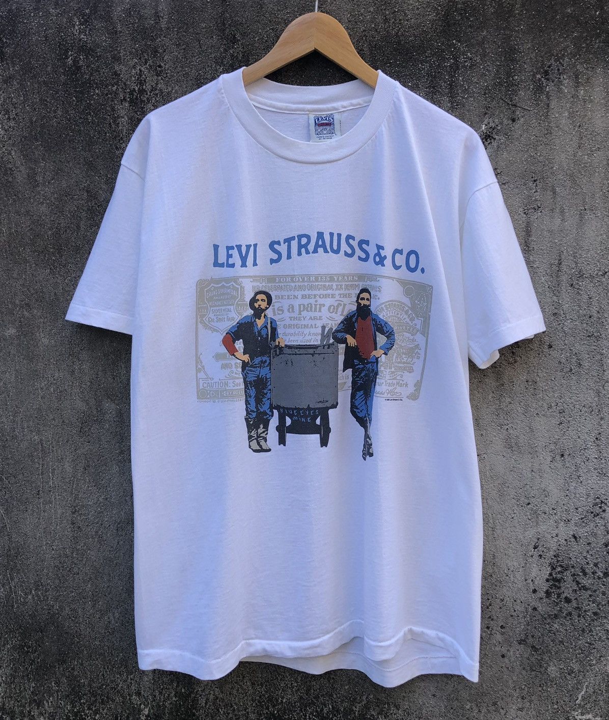 Levi's VTG 90s Levi's Corporate Print Short Sleeve T-shirt USA 🇺🇸 Size US L / EU 52-54 / 3 - 11 Thumbnail