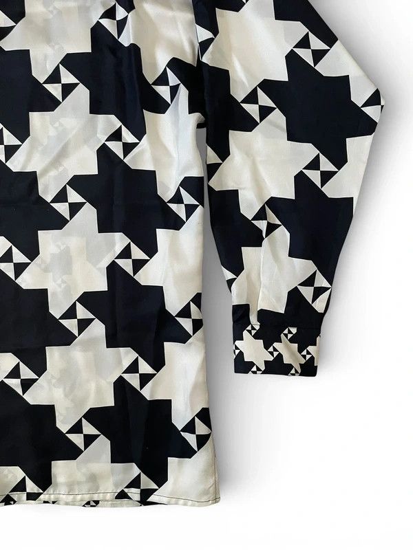 Versace Vintage Gianni Versace Silk Shirt, Size 50 (L), 1992 Size US L / EU 52-54 / 3 - 7 Thumbnail