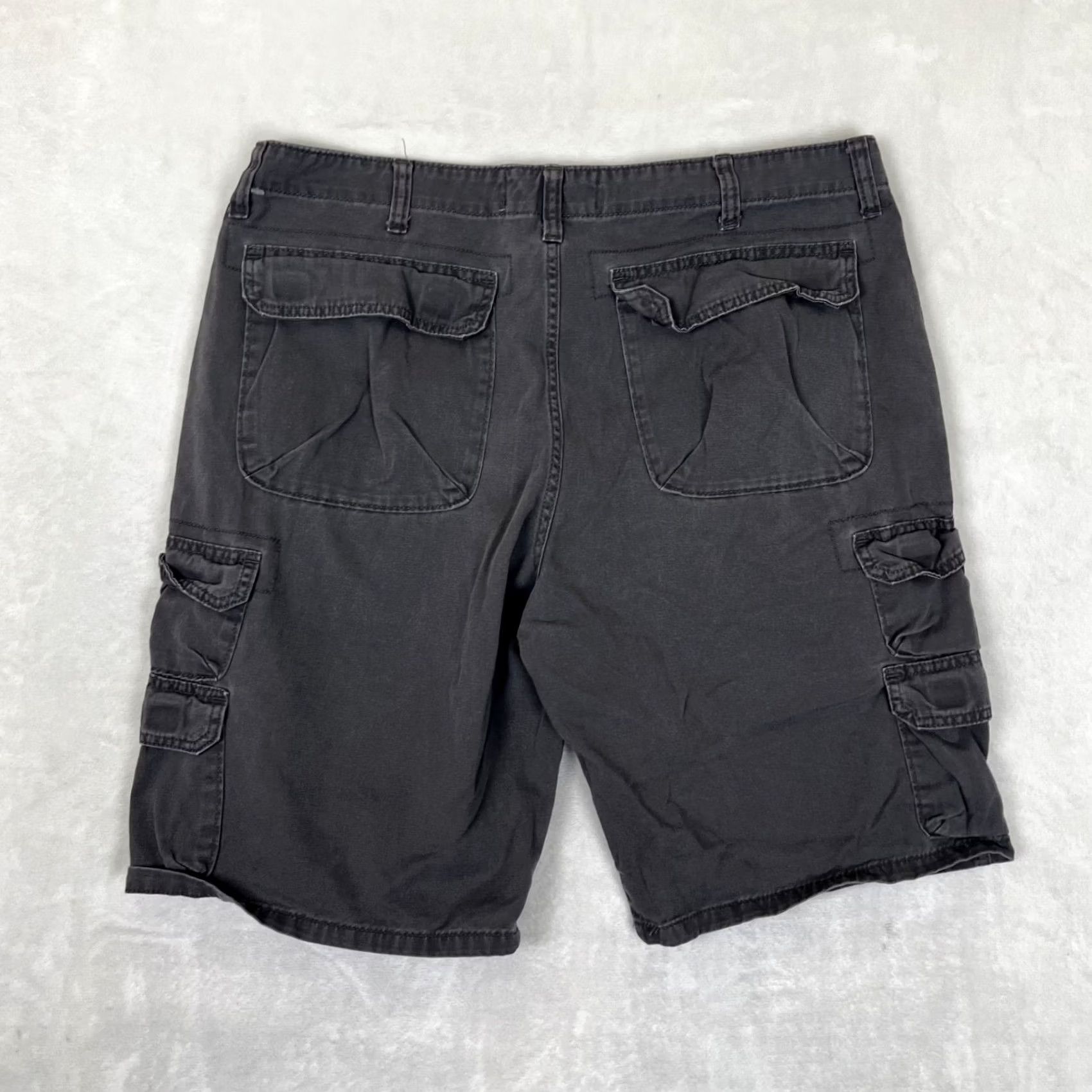Wrangler Wrangler Shorts Mens 46 Cargo 10 Inseam Beige Cotton Spandex Pockets Relaxed Regular Army Cargo Pocket Vintage No Size US 30 / EU 46 - 6 Thumbnail