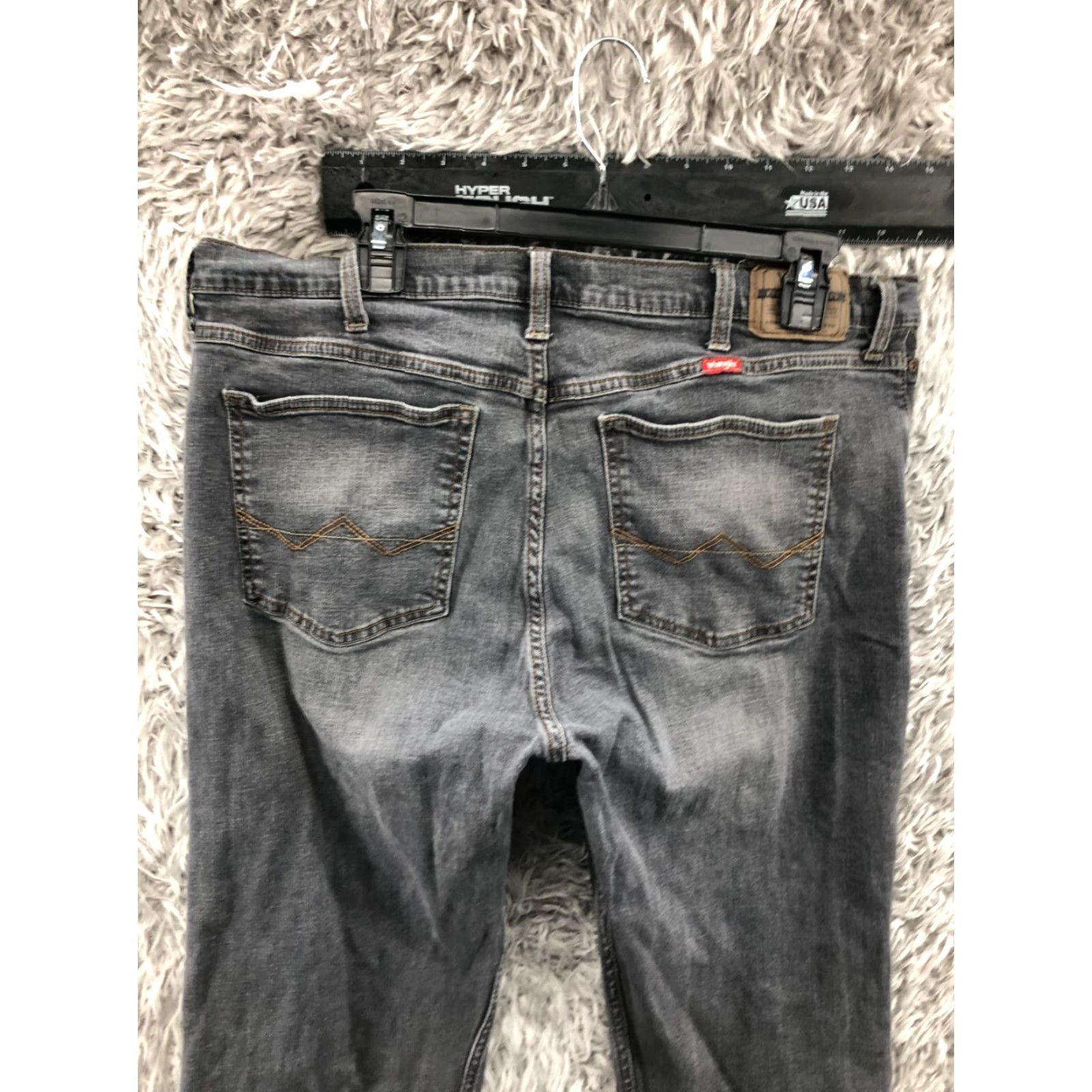 Wrangler Wrangler Jeans Straight 36x32 Mens Mid Wash Gray Regular Waist 36 Denim 5-Pocket Utility Belt Loops Logo Vintage No N/A Size US 36 / EU 52 - 6 Thumbnail
