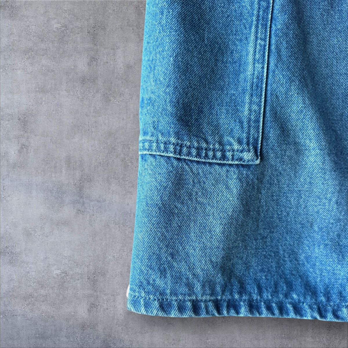 Givenchy USED GIVENCHY MENS MULTICUTTED DENIM CARGO SHORTS SIZE 36 Size US 36 / EU 52 - 3 Thumbnail