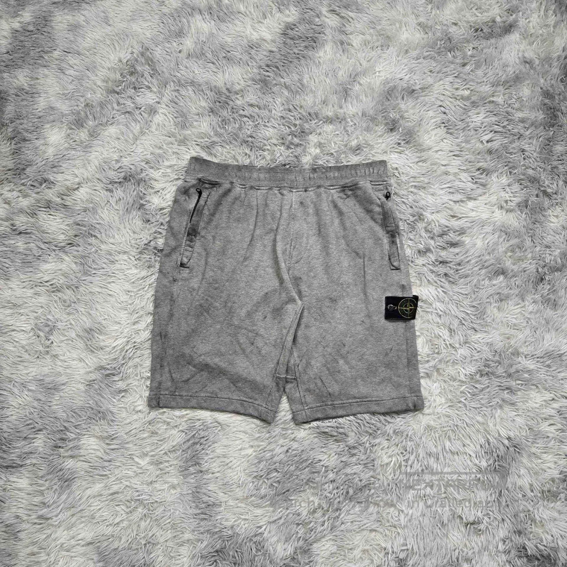 Stone Island stone island gradient wash shorts size large. Size US 34 / EU 50 - 1 Thumbnail