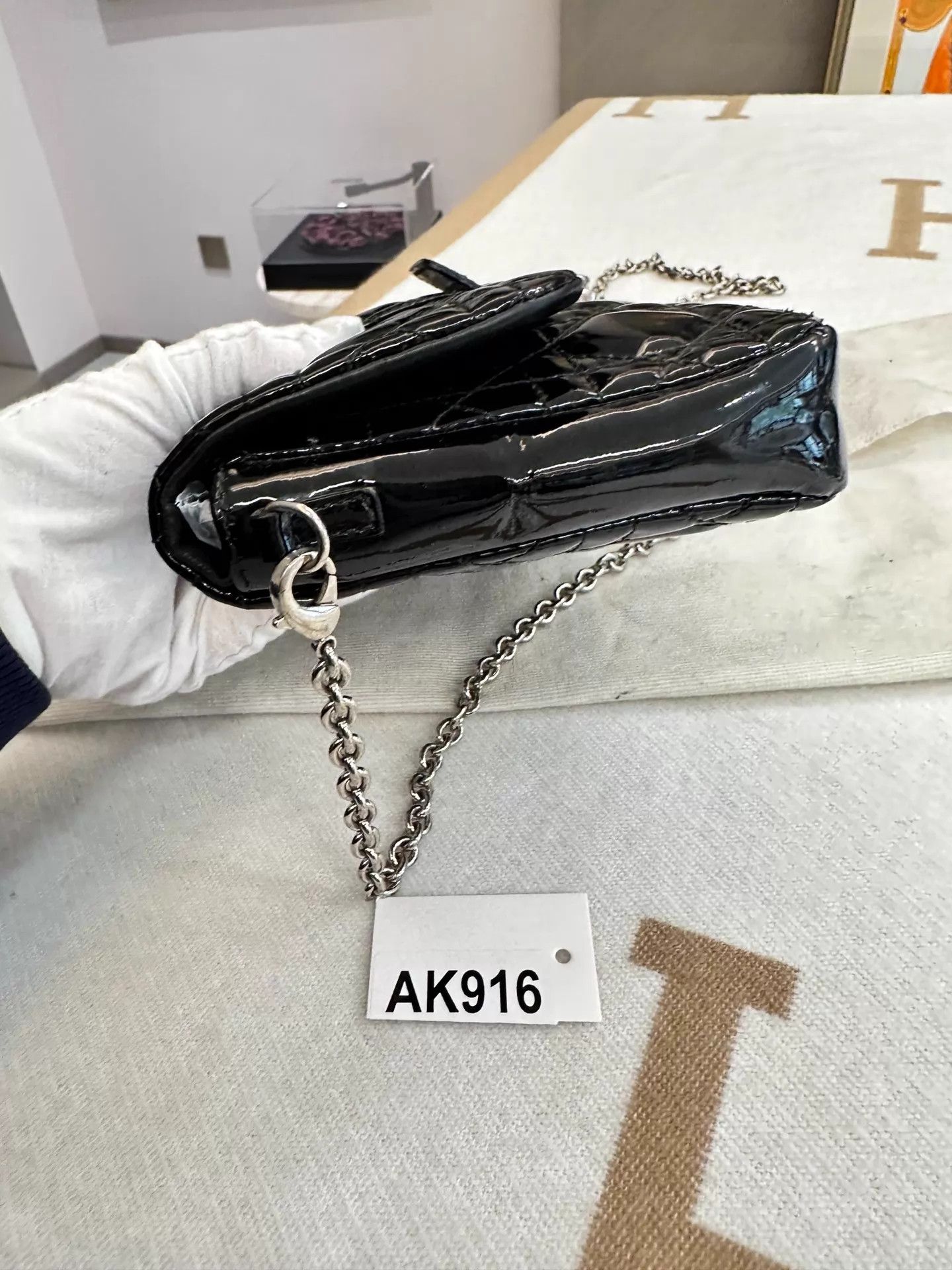 Dior Dior Patent Leather Chain Bag 23x3x14 AK916 Size ONE SIZE - 3 Thumbnail