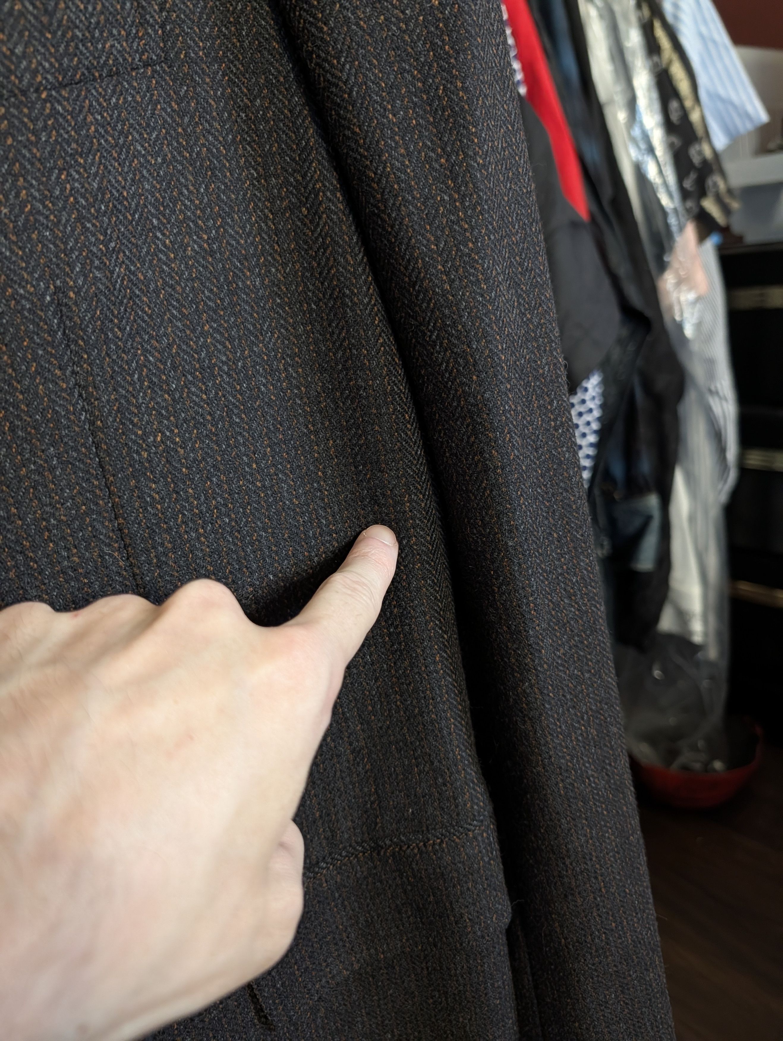 Brioni Wool & cashmere brown herringbone knit sport coat Size 46R - 16 Thumbnail