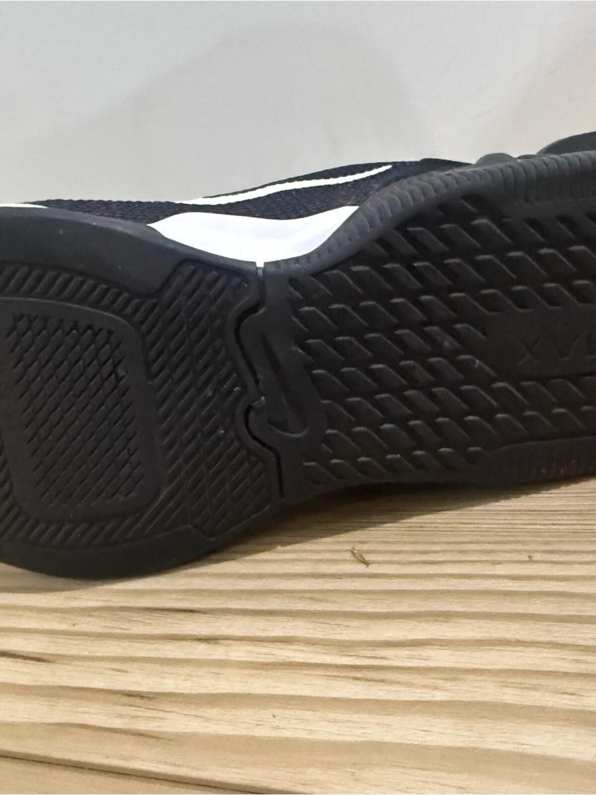 Nike Nike Black and White Running Shoes with Air Cushion Size US 8.5 / EU 41-42 - 5 Thumbnail
