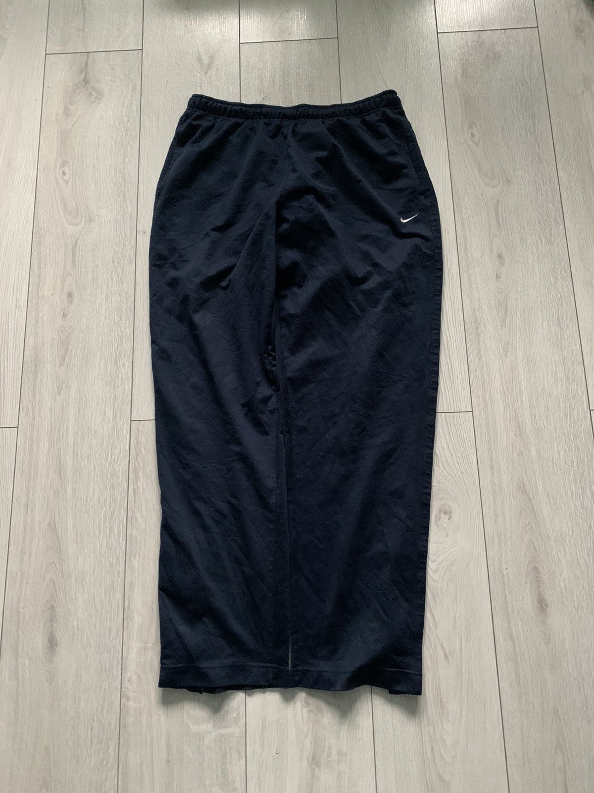 Vintage Vintage nike track pants y2k acg gorpcore sweatpants Size US 36 / EU 52 - 1 Thumbnail
