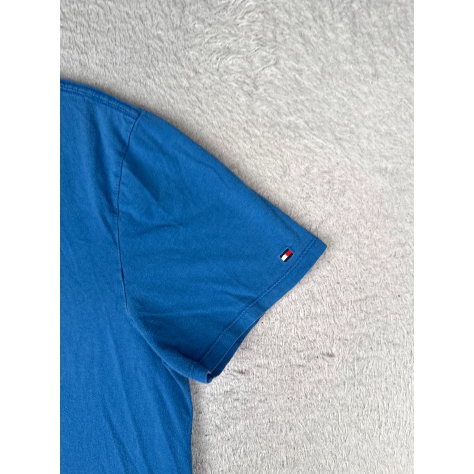 Tommy Hilfiger Tommy Hilfiger Shirt Adult Large Blue Crew Neck Short Sleeve 100% Cotton READ Size US L / EU 52-54 / 3 - 2 Thumbnail