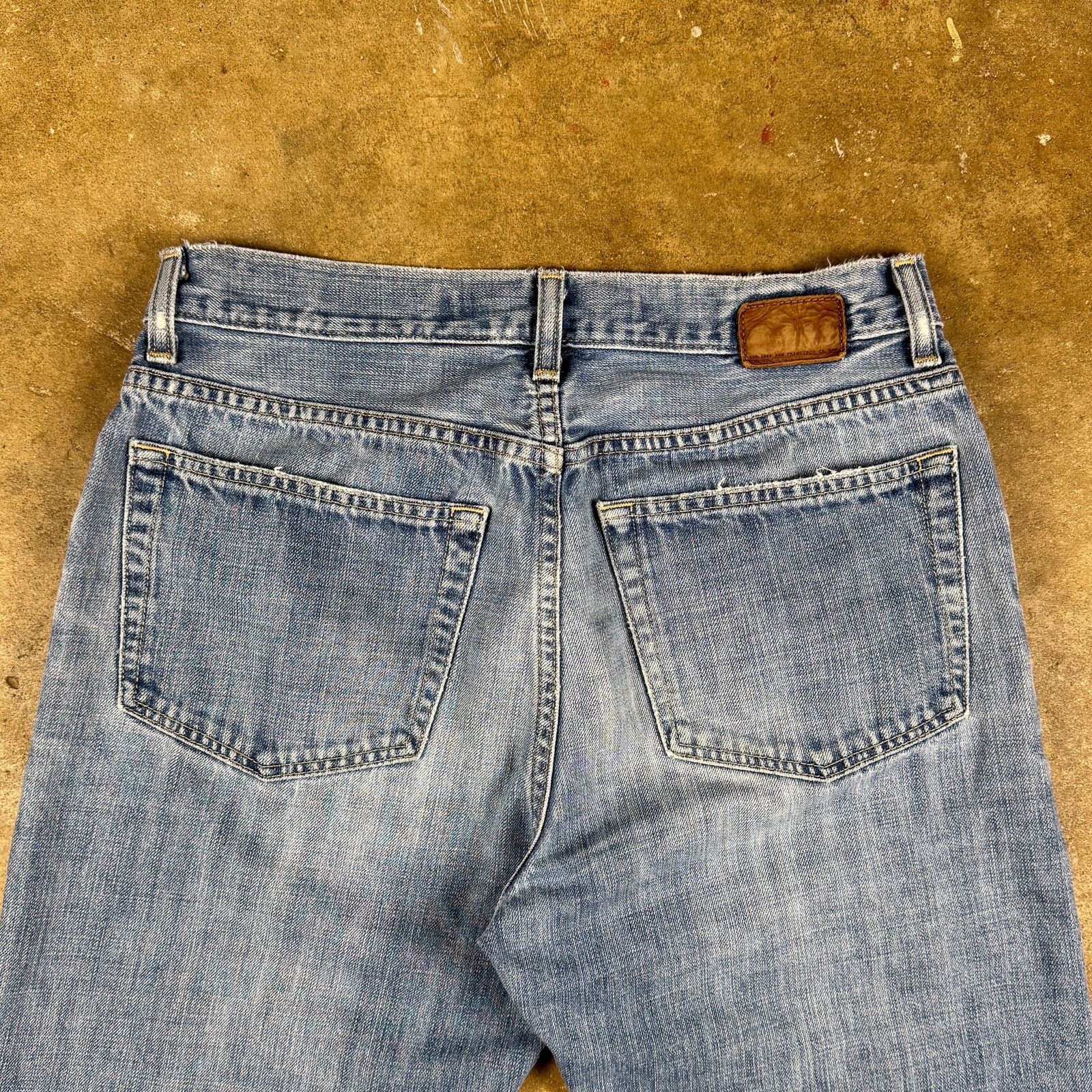 Gap Gap Easy Fit Vtg Men’s Jeans 31 Light Wash Distressed Hem Size US 31 - 4 Thumbnail