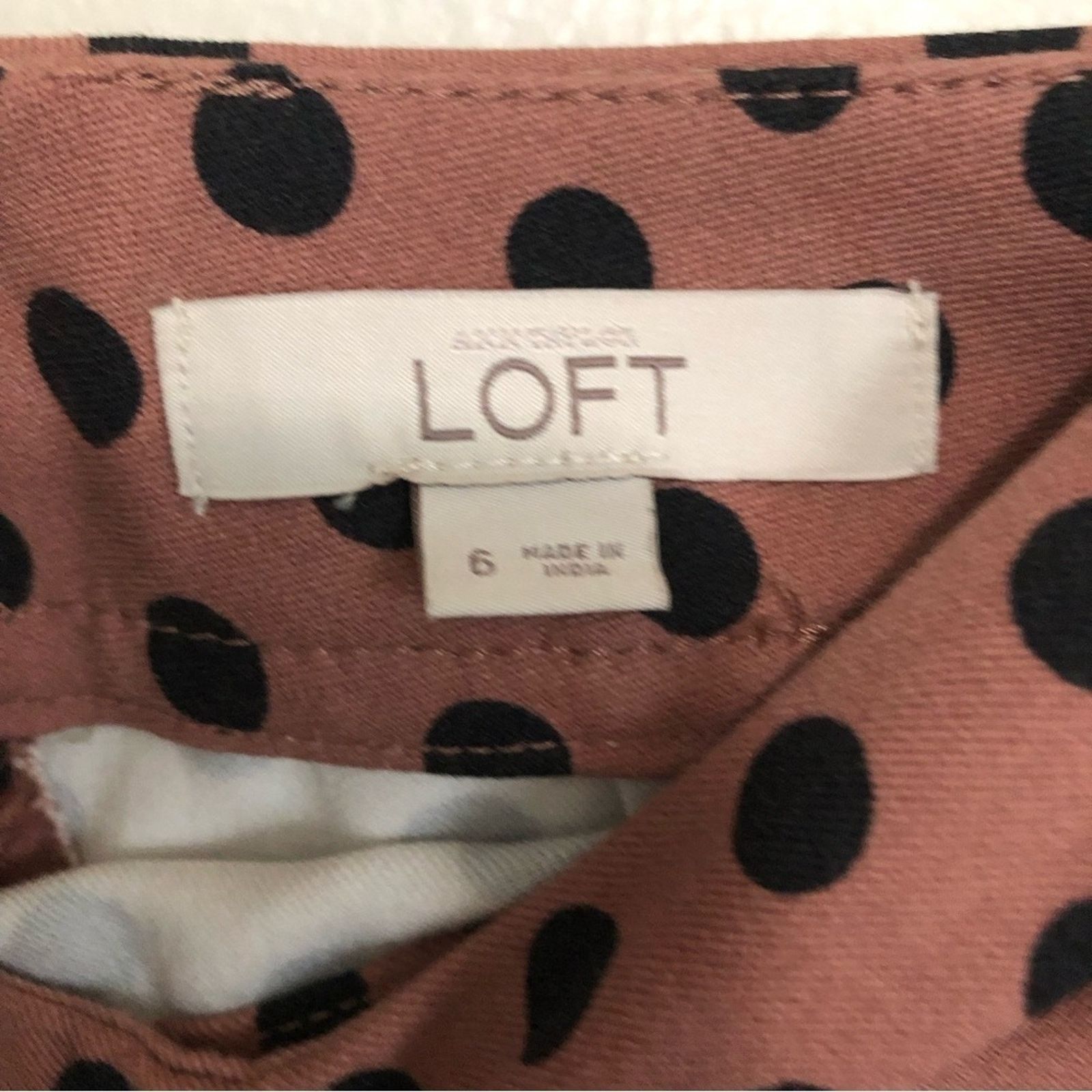Loft Ann Taylor Loft Mauve Black Polka Dot Pencil Skirt Size 28" / US 6 / IT 42 - 5 Thumbnail