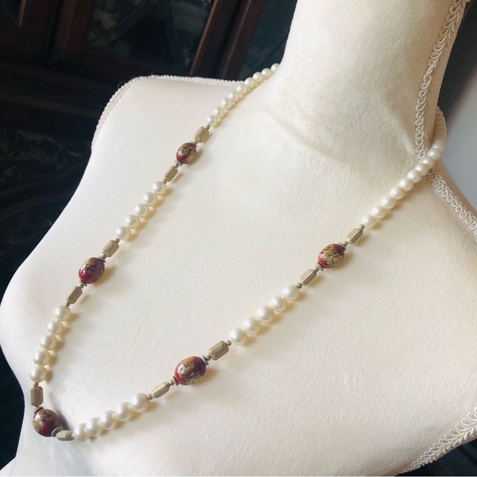 Vintage Vintage oval cloisonné white pearl bead necklace Size ONE SIZE - 4 Thumbnail