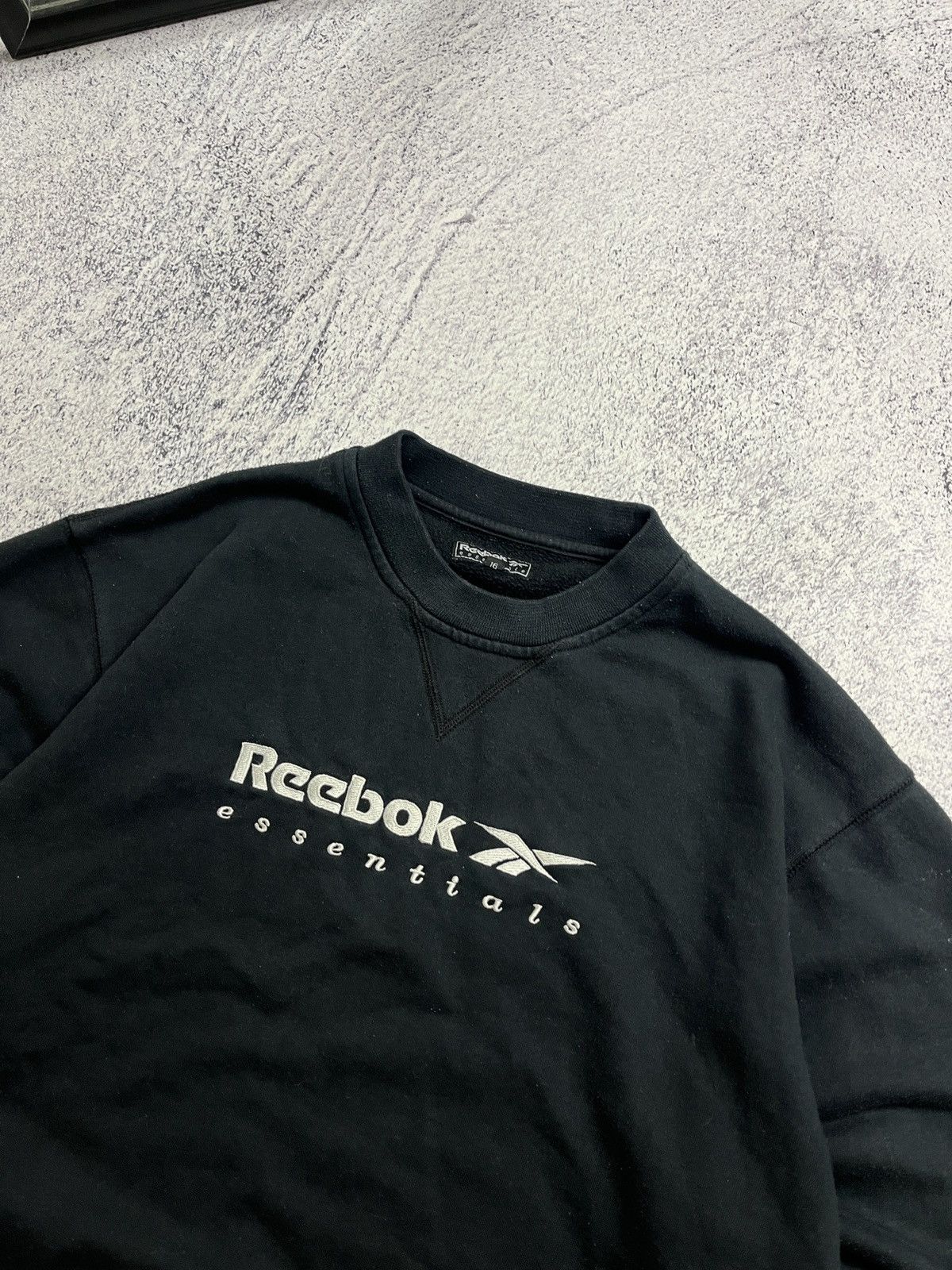 Reebok × Vintage Vintage Reebok Essentials Sweatshirt Embroidered Logo Boxy Size US S / EU 44-46 / 1 - 5 Thumbnail