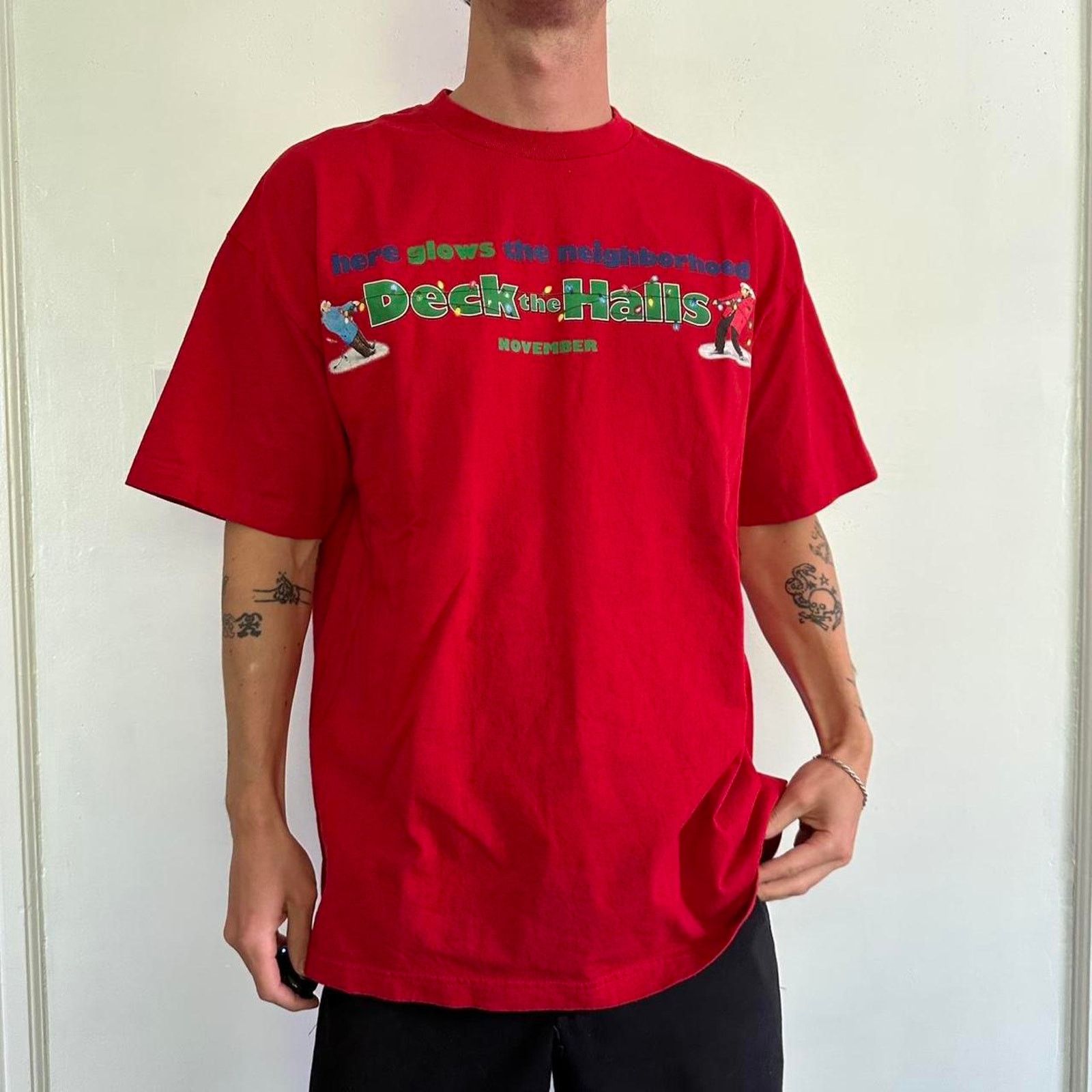 Vintage Vintage Y2K Deck The Halls Christmas Movie Promo Graphic Tee Size US XL / EU 56 / 4 - 6 Thumbnail