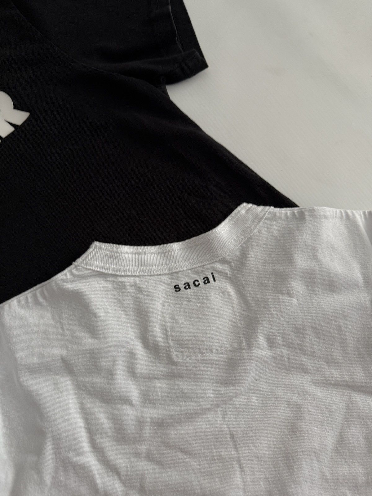 Sacai Sacai x KAWS Flocked Logo T-Shirt – White Size US S / EU 44-46 / 1 - 4 Thumbnail