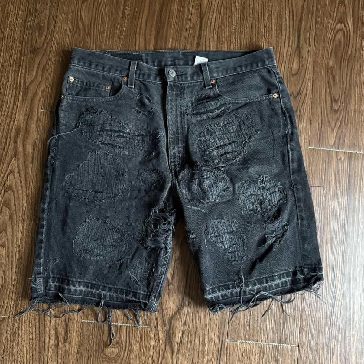 Levi's Levis distressed jean shorts Size US 36 / EU 52 - 2 Thumbnail