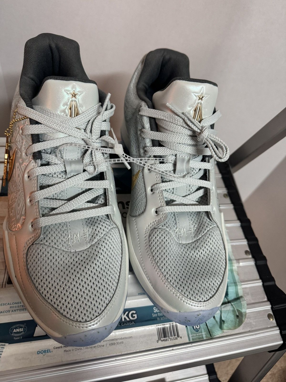 Nike Nike Ja 2 Tree Topper Sz 10 Icy Mint & Gold Size US 10 / EU 43 - 2 Thumbnail