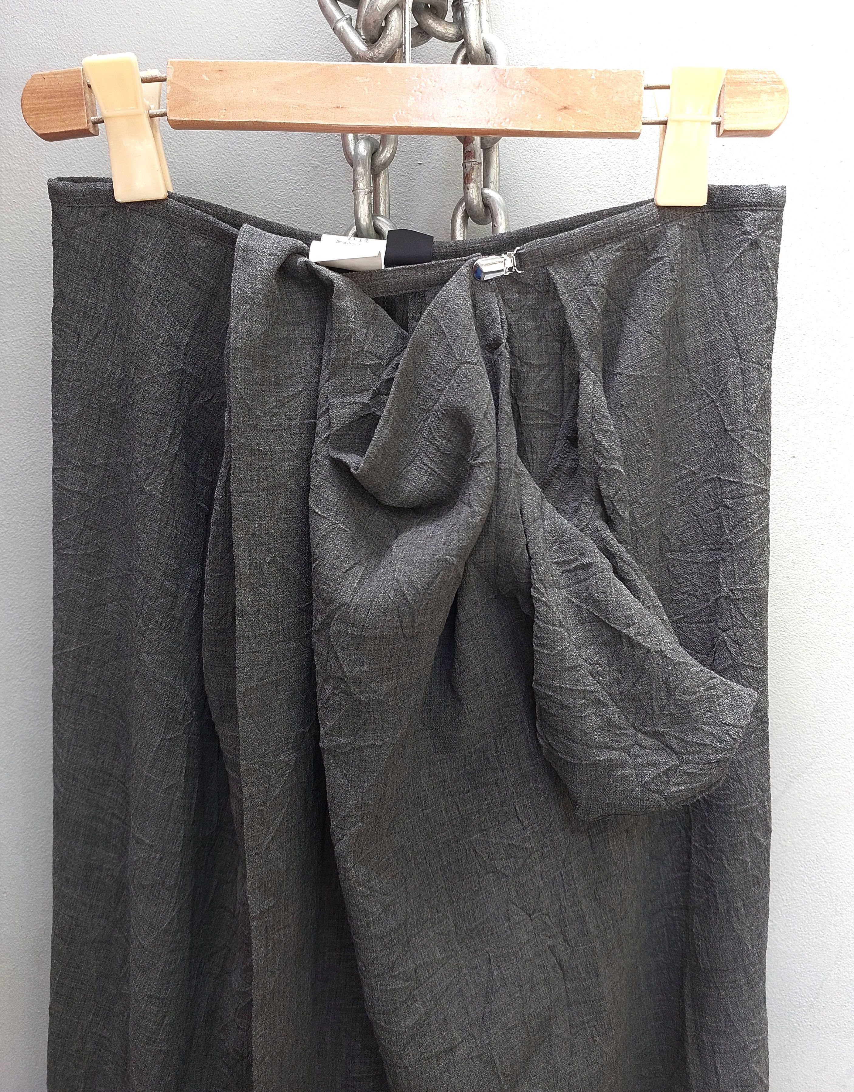 Y's × Yohji Yamamoto BNWT Y's x Yohji Yamamoto Tube Draped Skirt with Pin Size 28" / US 6 / IT 42 - 9 Thumbnail
