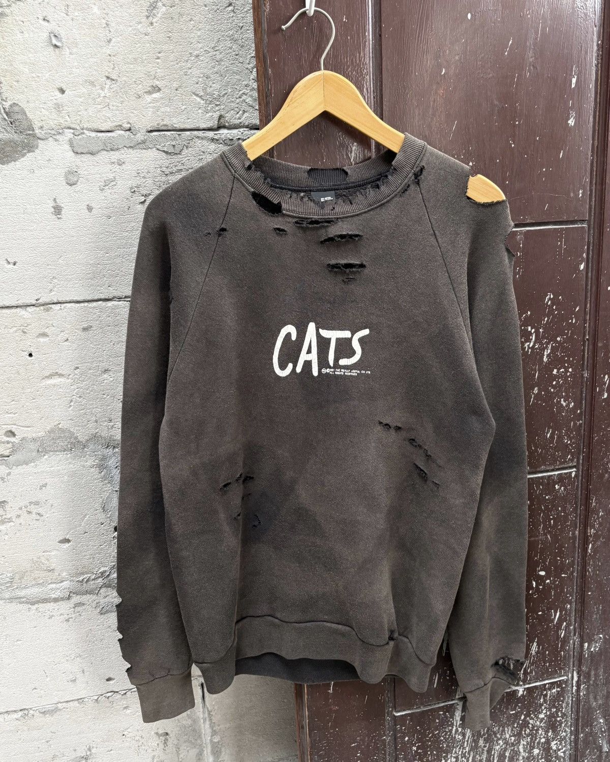 Vintage Sun Faded Thrashed Sweatshirt 80s Size US S / EU 44-46 / 1 - 1 Thumbnail