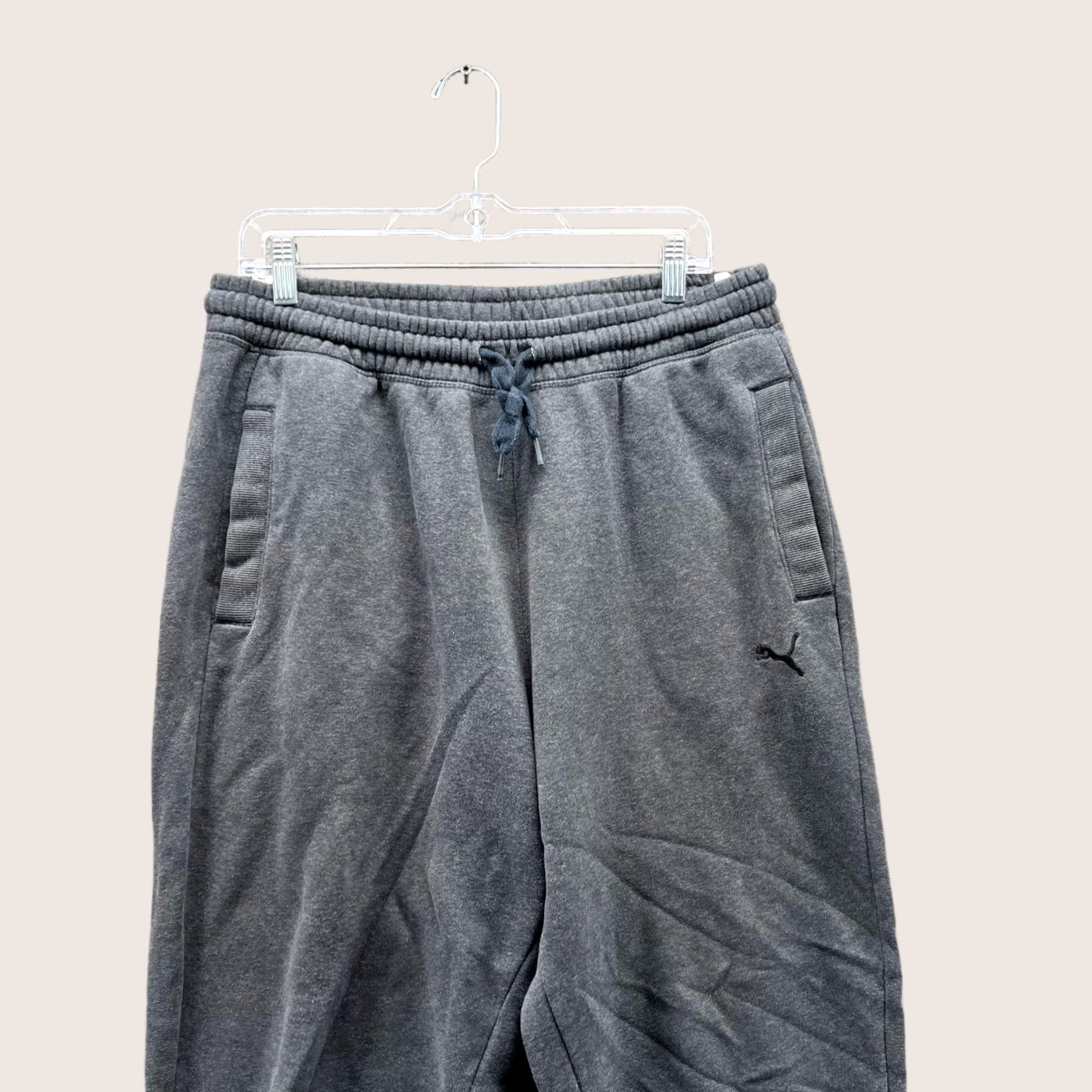 Puma Puma Pants Men L Sweatpants Gray Fleece Elastic Waist Pockets Regular Inseam 27" Size US 33 - 1 Thumbnail