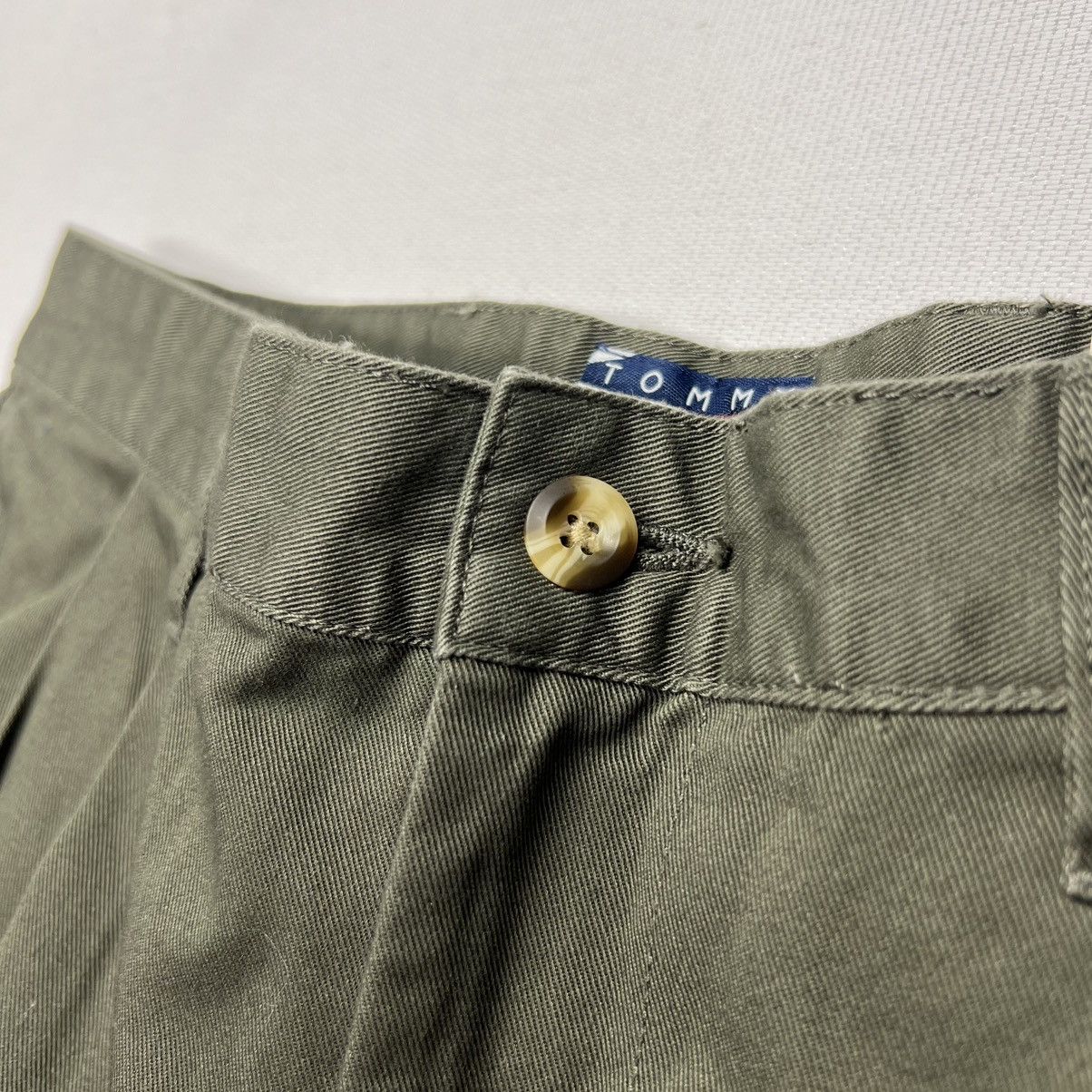 Tommy Hilfiger × Vintage VTG Tommy Hilfiger Shorts Green Chino Bermuda Olive Button Size US 32 / EU 48 - 5 Thumbnail