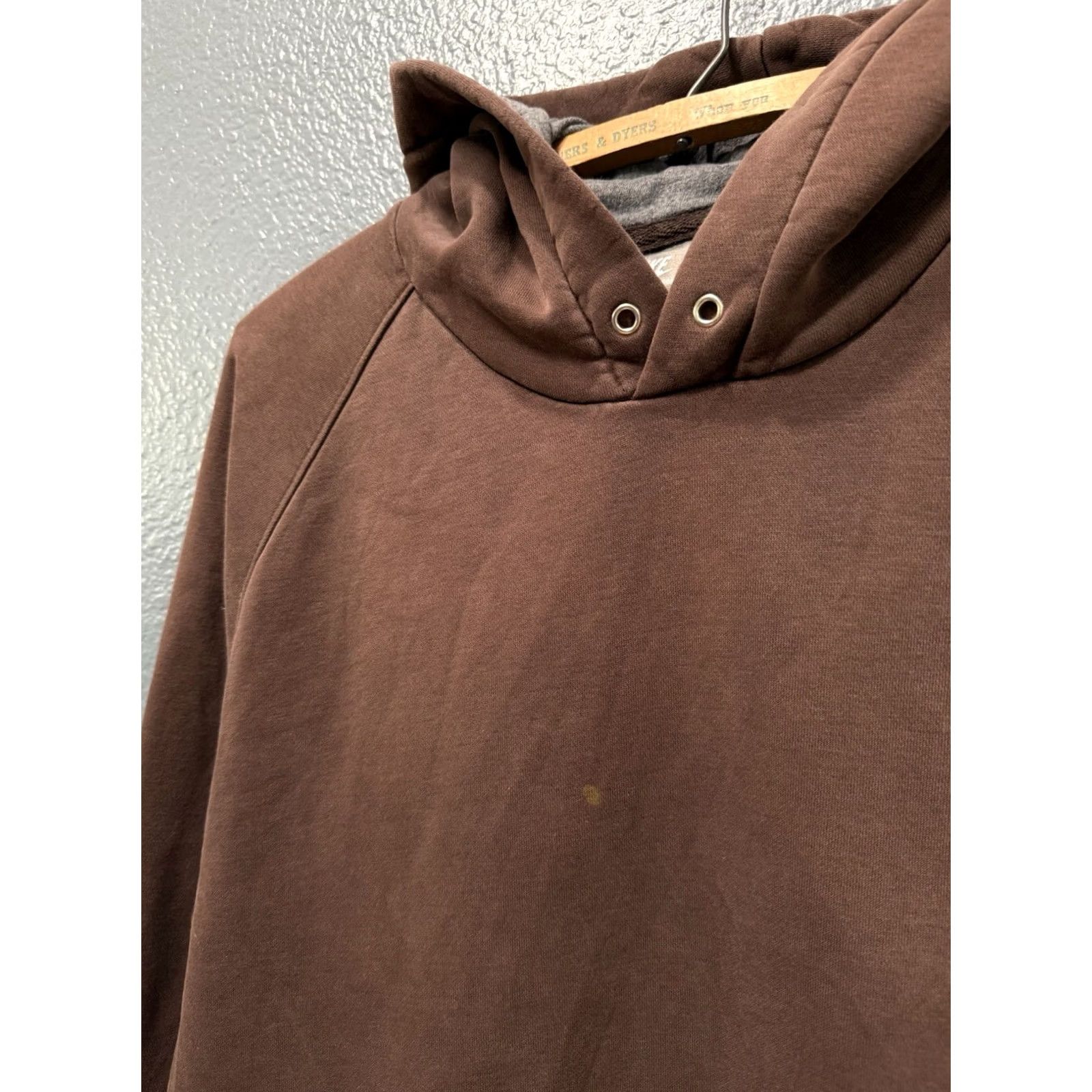 Nike VINTAGE Nike Hoodie Brown L Men's Pullover Y2K Mini Swoosh Distressed 27in 22in Pit to Pit Size US L / EU 52-54 / 3 - 4 Thumbnail