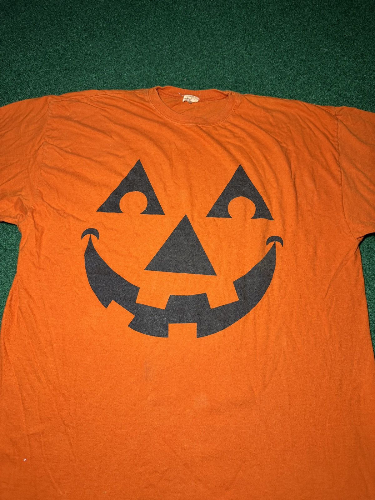 Vintage Vintage 90s Halloween Jack O Latern Pumpkin XL T Shirt Size US XL / EU 56 / 4 - 2 Thumbnail