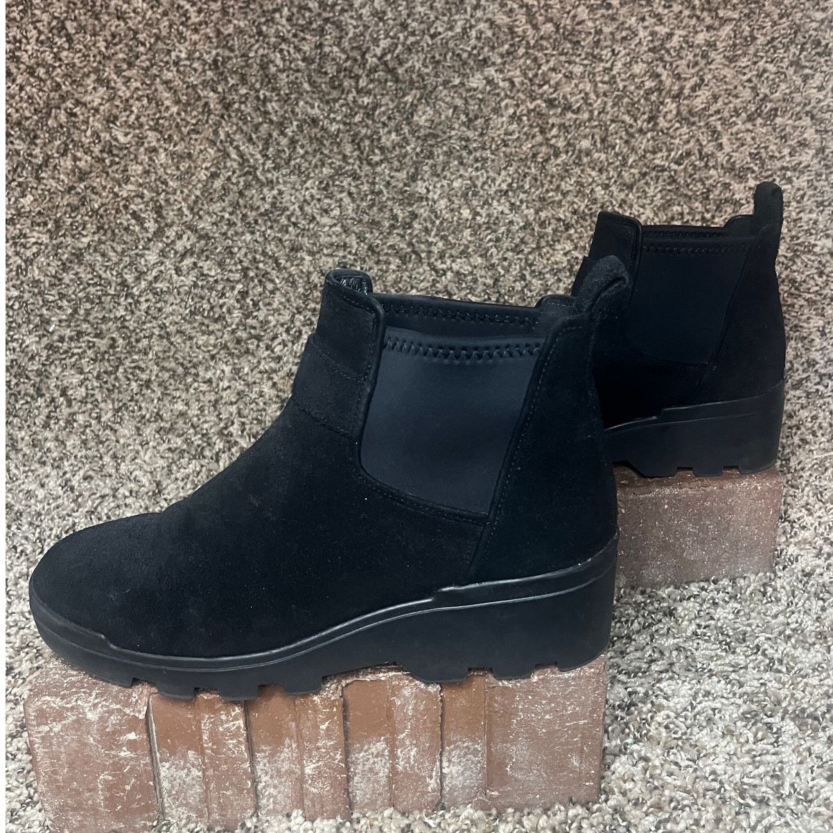 Eileen Fisher Eileen Fisher Waterproof Wedge Chelsea Booties Black 9 Size US 9 / IT 39 - 5 Thumbnail