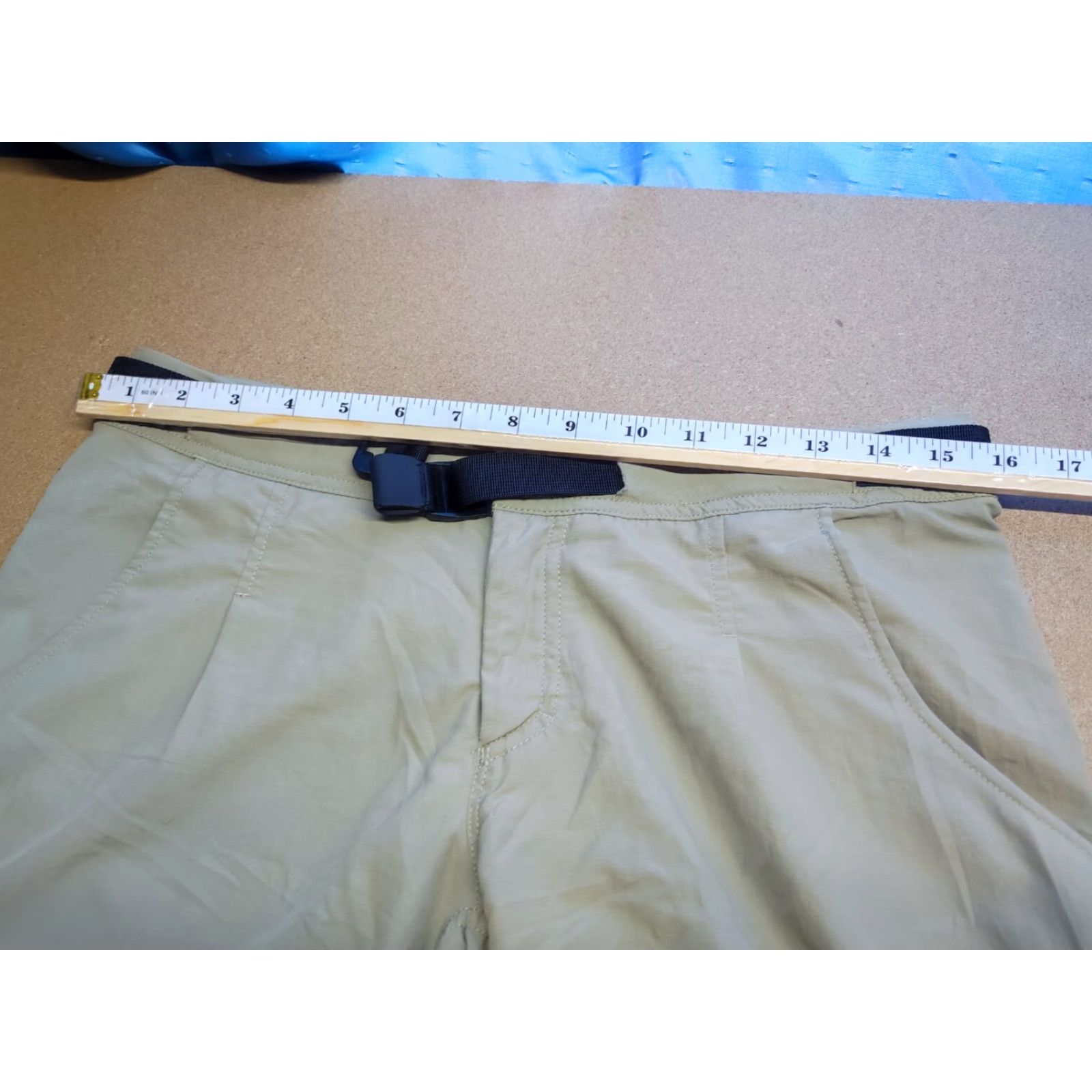 Vintage Haglofs Hiking Shorts Womens Size 36 Outdoor Beige Pockets Belted Ladies Size 25" / US 0 / IT 36 - 4 Thumbnail