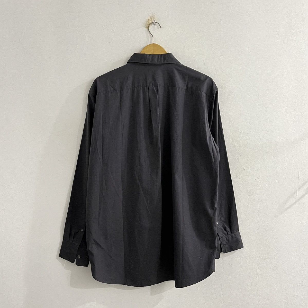 Uniqlo Jil Sander X Uniqlo Dark Grey Button Up Shirt Size US L / EU 52-54 / 3 - 6 Thumbnail