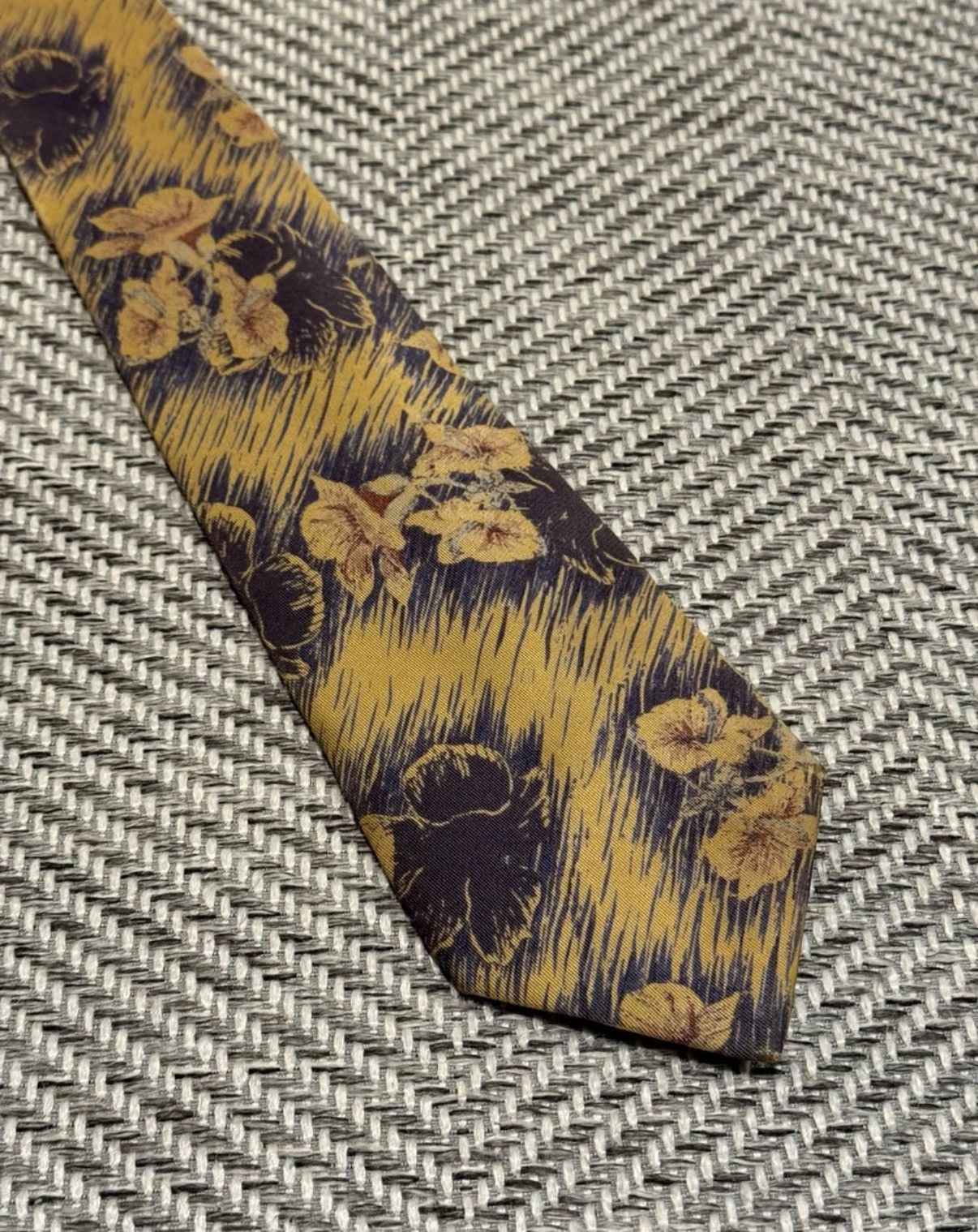 Jean Paul Gaultier Jean Paul Gaultier Hand-Painted Style Floral Print Tie K24 Size ONE SIZE - 1 Thumbnail