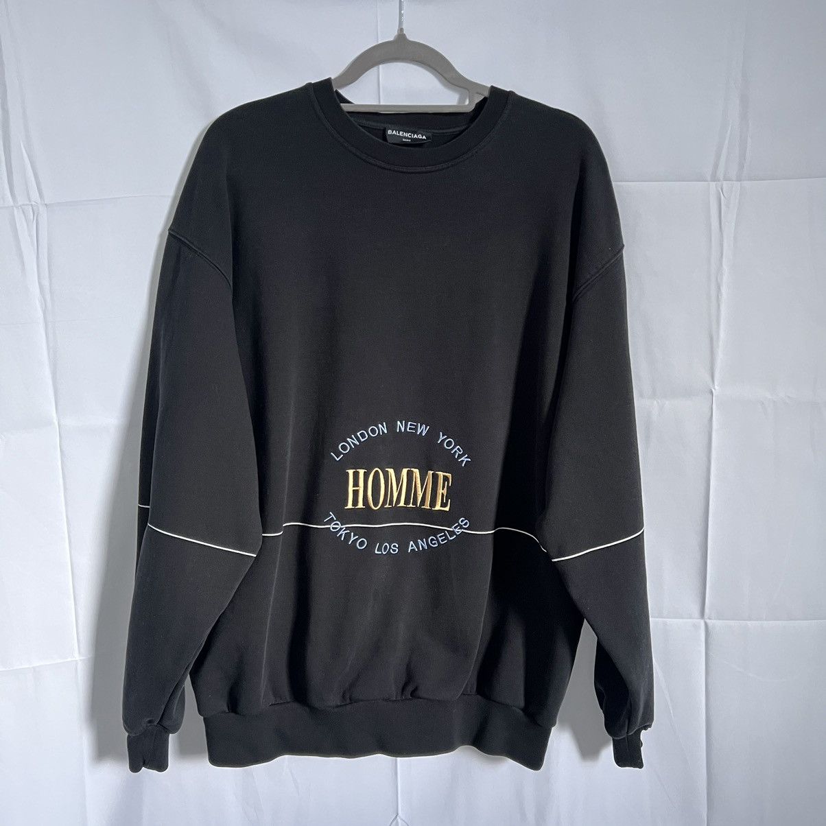 image of Balenciaga Homme Crewneck Very in Black, Men's (Size Medium)