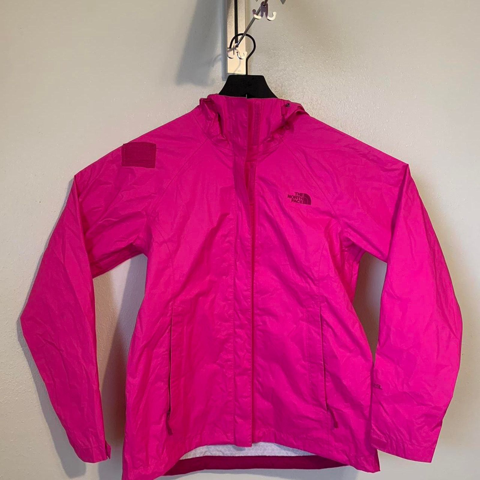 The North Face The North Face Pink Windbreaker Jacket Size M / US 6-8 / IT 42-44 - 1 Thumbnail