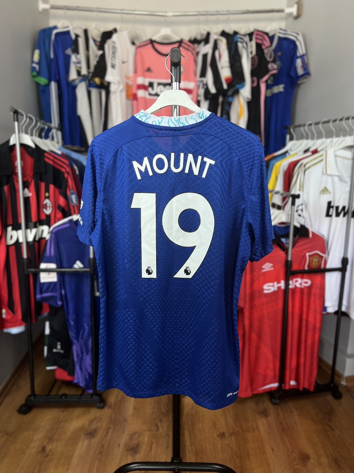 Nike Soccer Jersey Nike Chelsea 2022/23 Mount #19 Size US XL / EU 56 / 4 - 1 Thumbnail