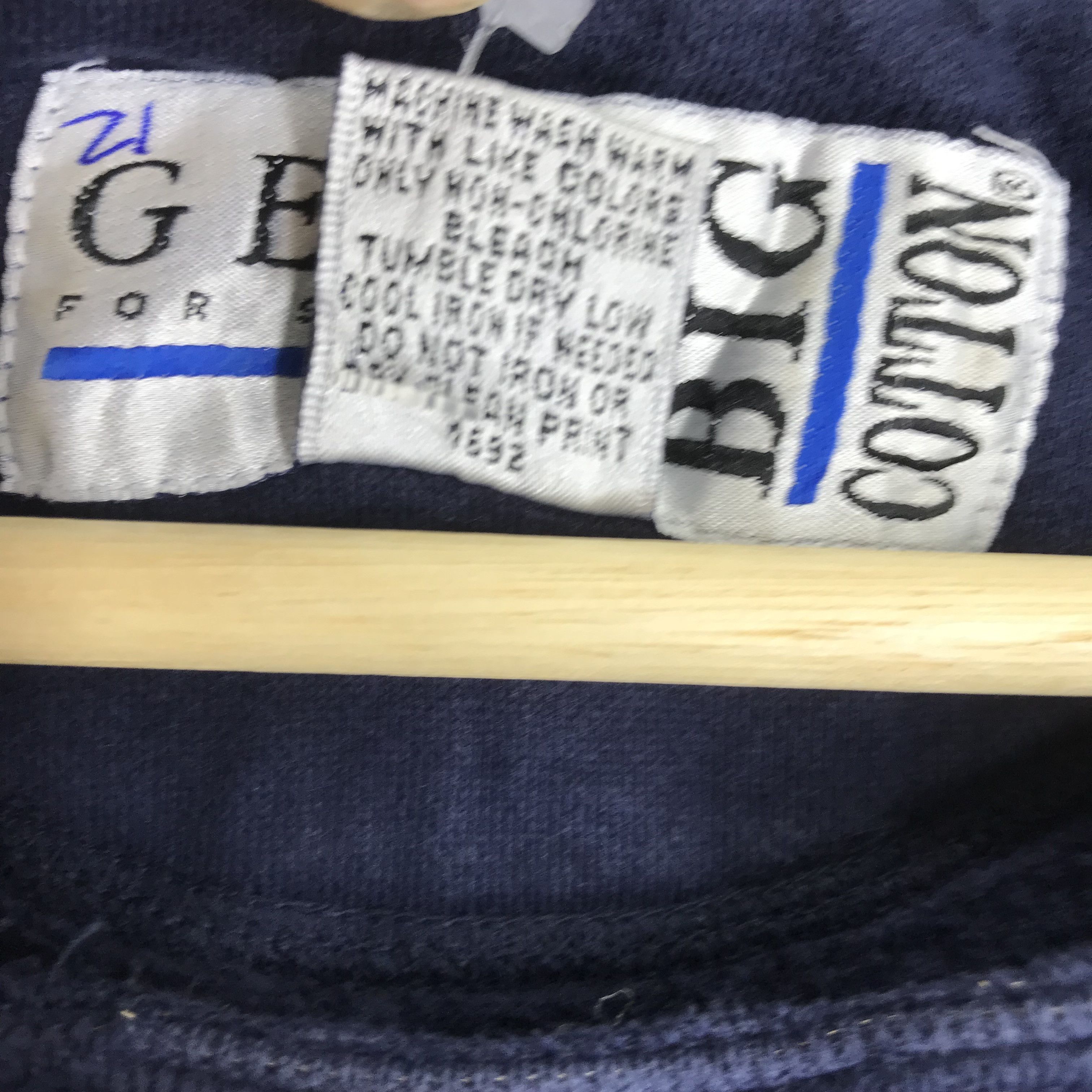 Carolina Herrera Vintage Carolina Blue Sweatshirt Xlarge - 392 Size US XL / EU 56 / 4 - 8 Thumbnail