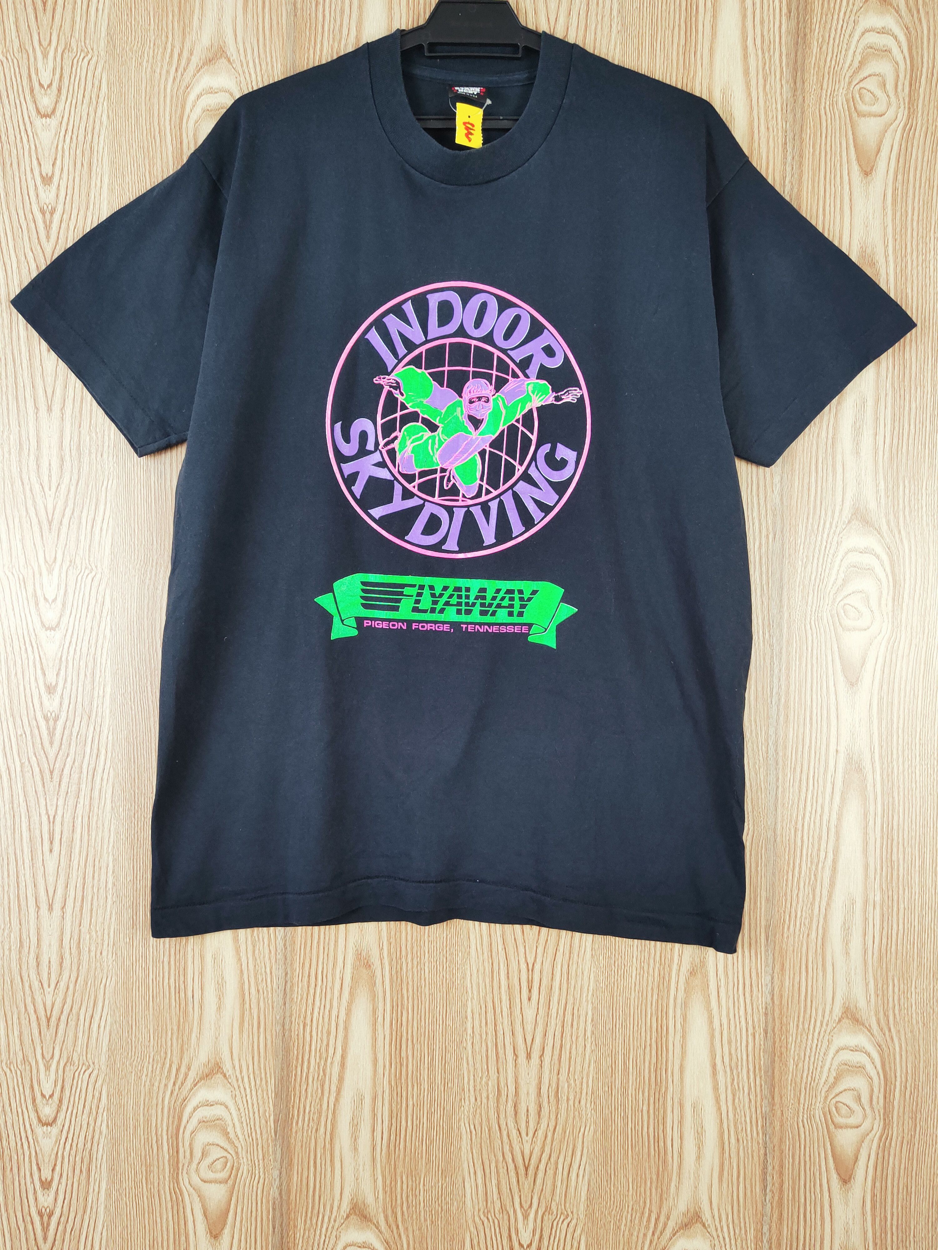 Vintage Screen Stars Indoor skydiving Navy tee #W185 Size US L / EU 52-54 / 3 - 1 Thumbnail