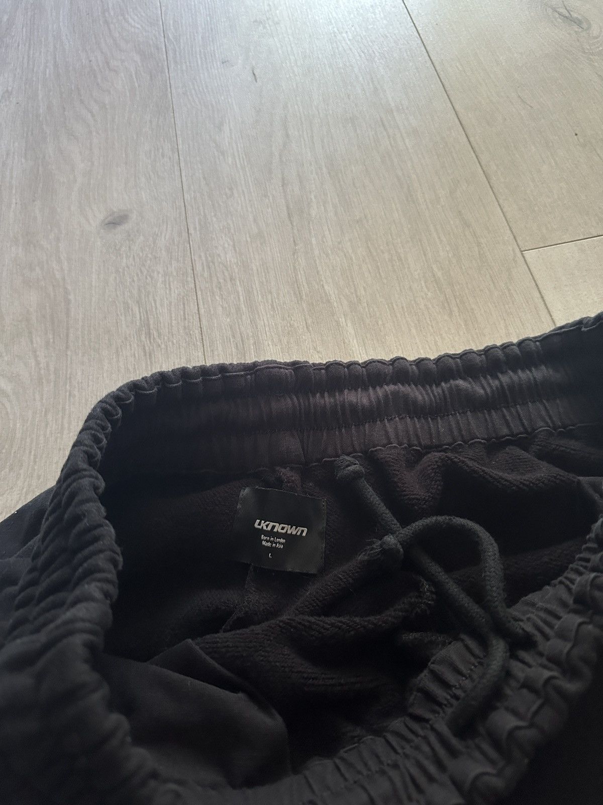 Unknown London Unknown London Cross Size L Shorts Size US 33 - 5 Thumbnail