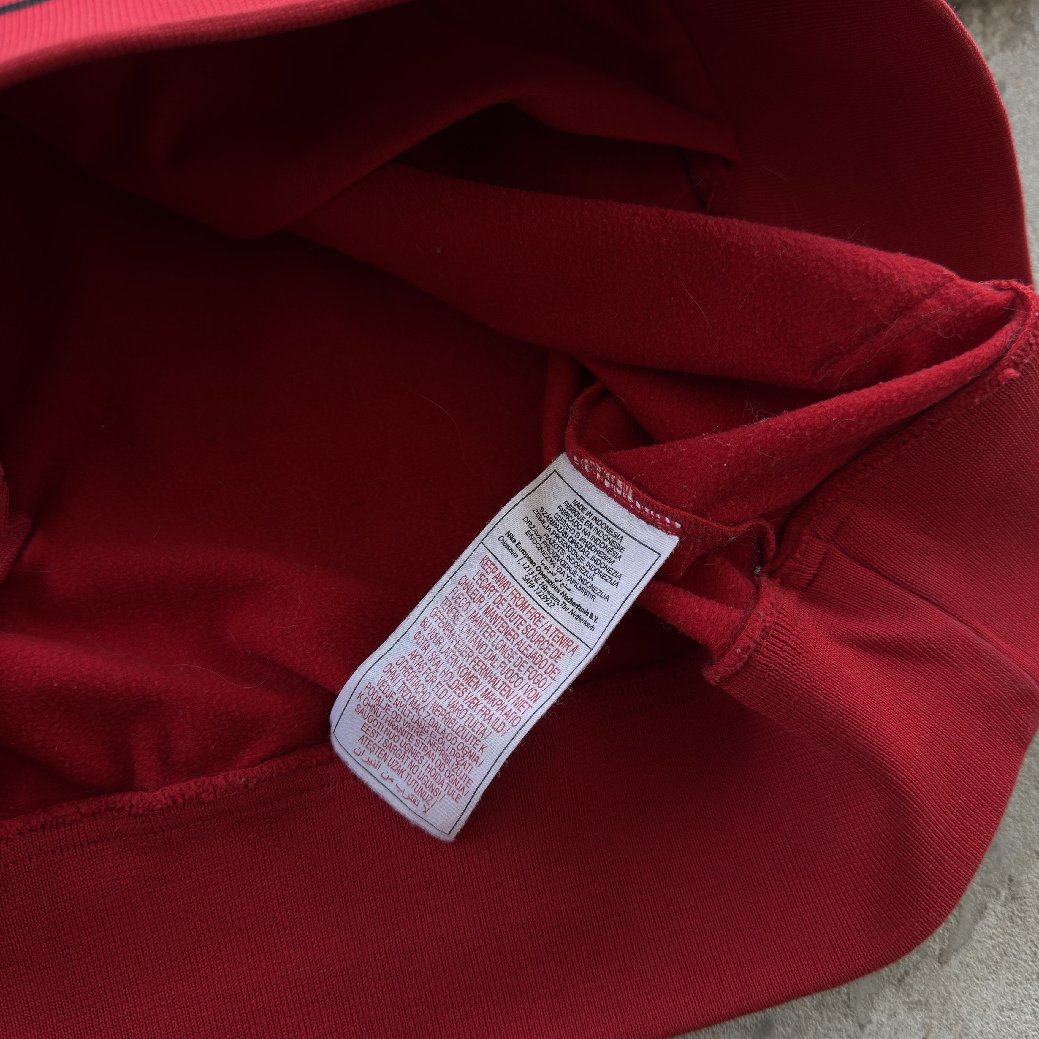 Nike Vintage Nike Sportswear Track Jacket Red Black Striped Size US M / EU 48-50 / 2 - 6 Thumbnail