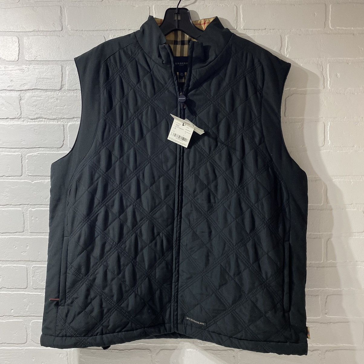 Image of Burberry Black Puffer Vest Jacket Size XL Limited Edition, Men's