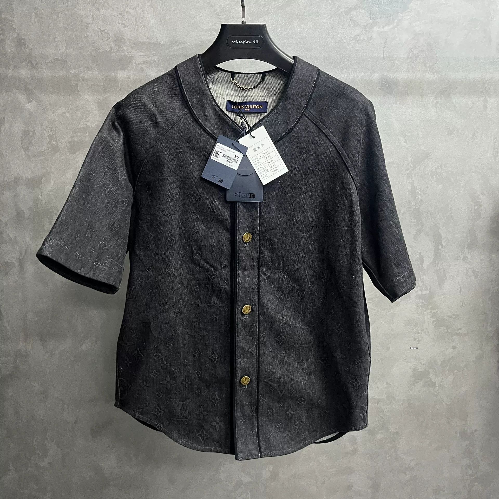 Louis Vuitton Louis Vuitton Black Short-Sleeve Shirt Size US S / EU 44-46 / 1 - 1 Thumbnail