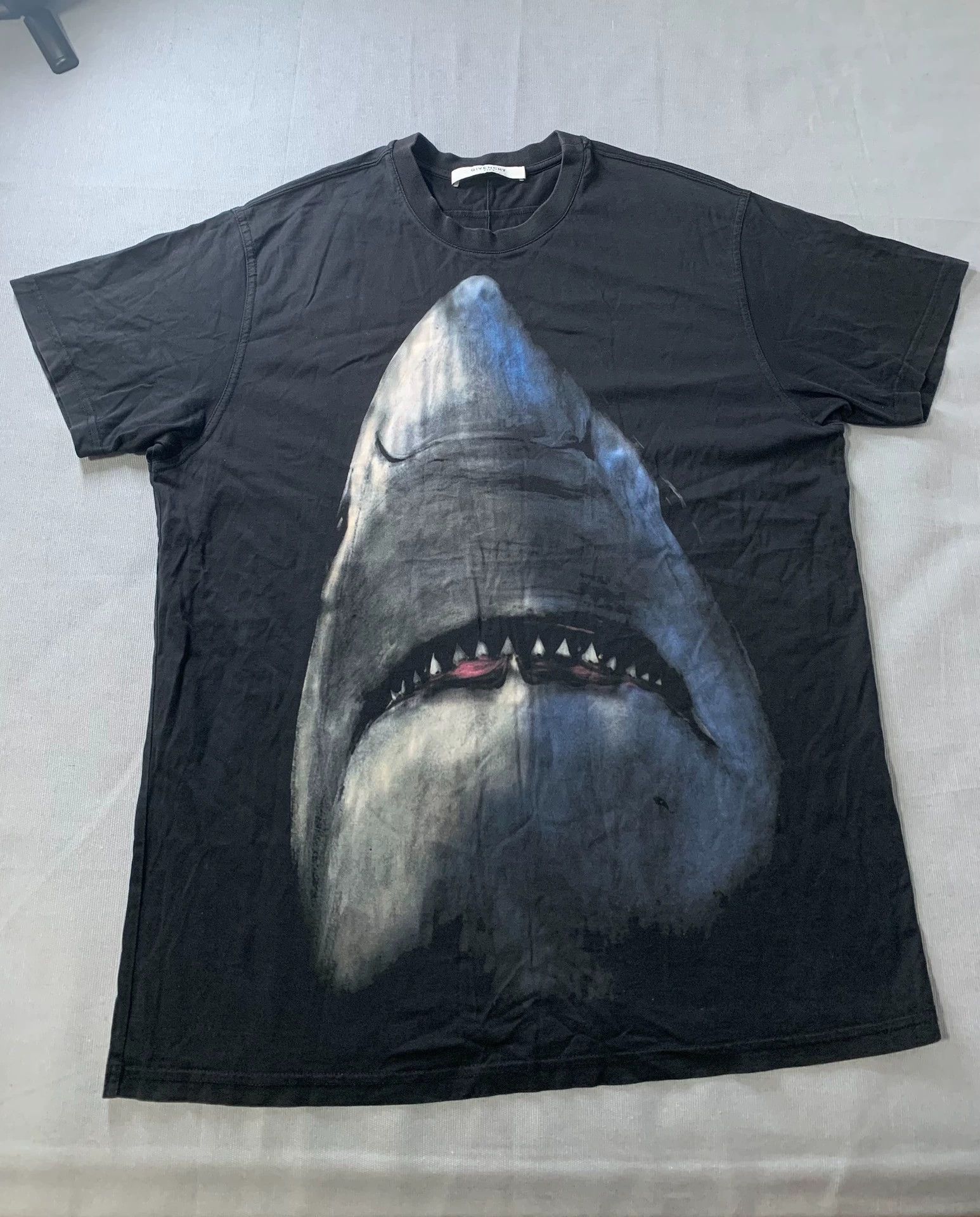 Givenchy Givenchy Shark Logo Short Sleeve T-Shirt | Grailed