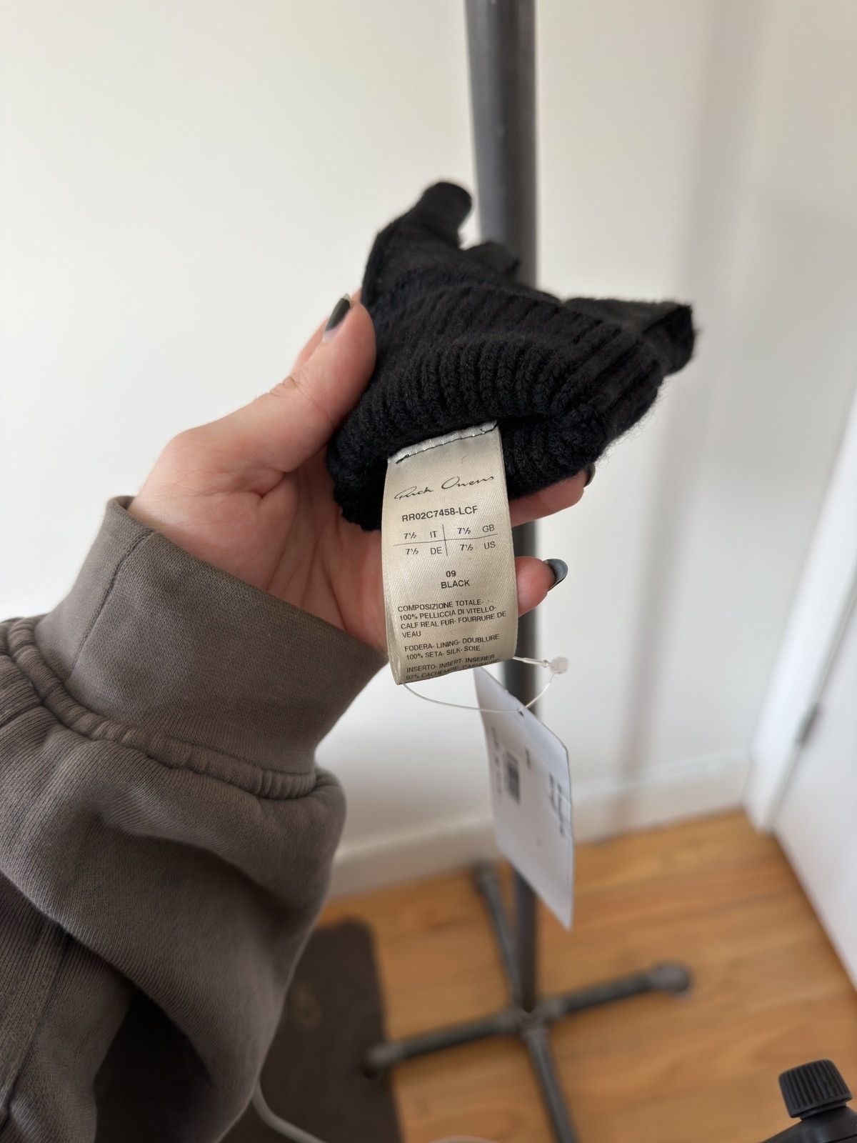 Rick Owens FW23 LUXOR Ponyhair Gloves Size ONE SIZE - 3 Thumbnail