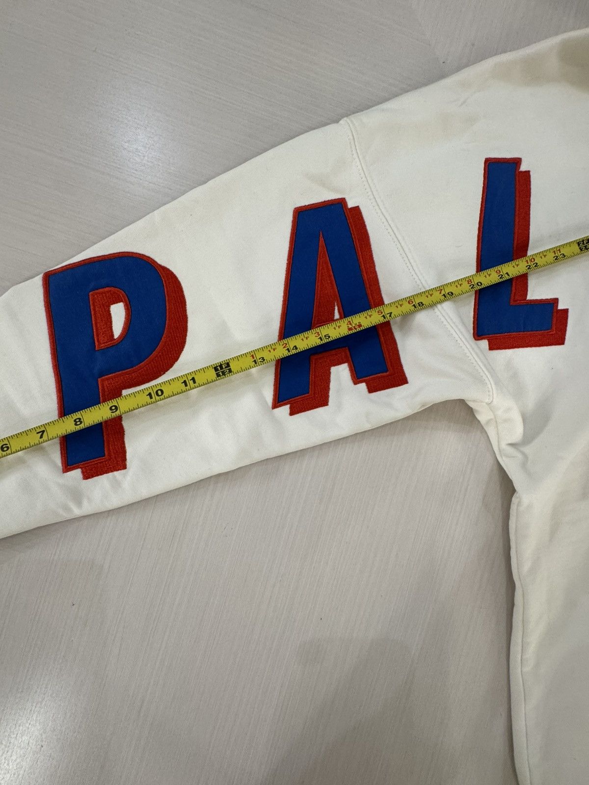 Palace Palace Duck Out Hood Hoodie White L Sweatshirt FW19 Used Size US L / EU 52-54 / 3 - 10 Thumbnail