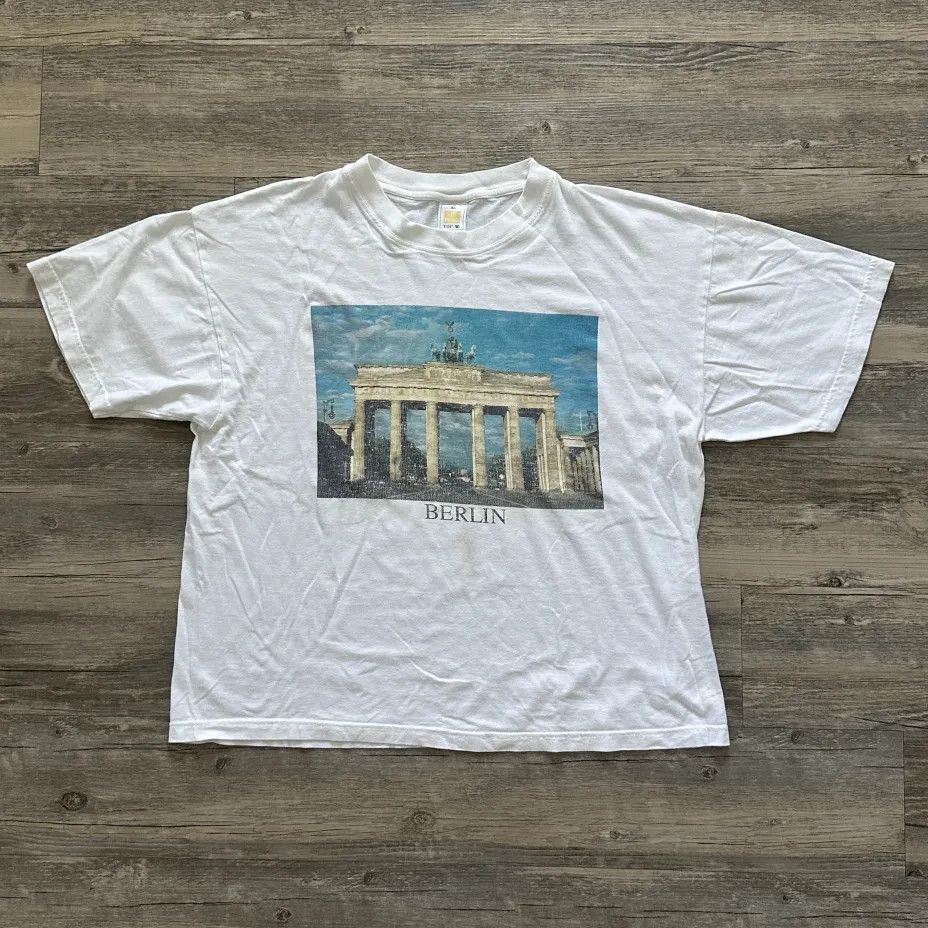 Hanes Vintage Berlin Germany Brandenburg Gate T-Shirt Size US XL / EU 56 / 4 - 1 Thumbnail