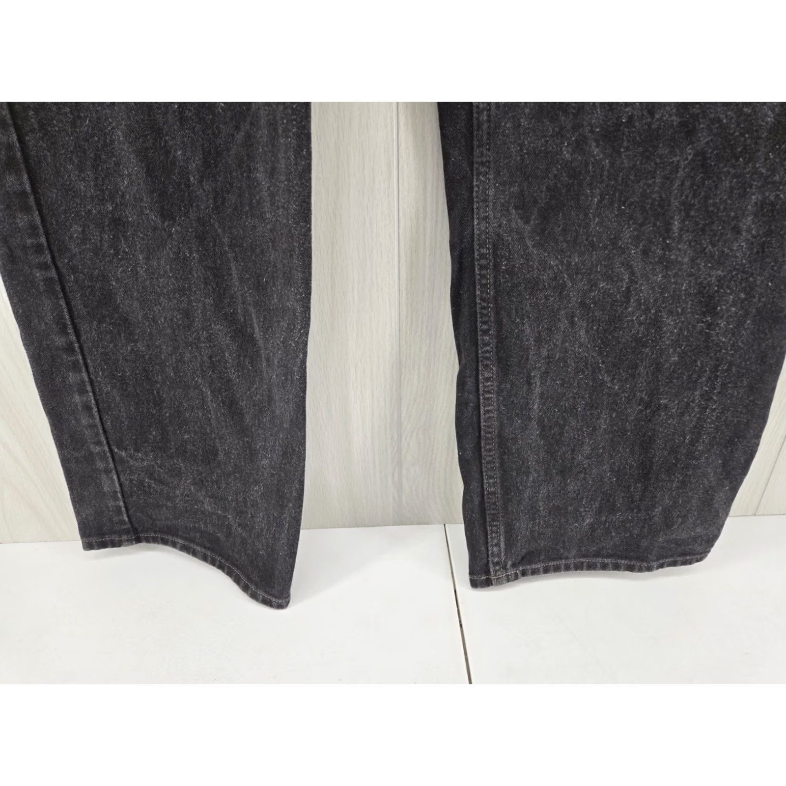 Tommy Hilfiger VINTAGE Tommy Hilfiger Jeans Men 36x32 Cotton Denim Straight Black Faded Logo Button Zip USA 90s Mens Size US 36 / EU 52 - 6 Thumbnail