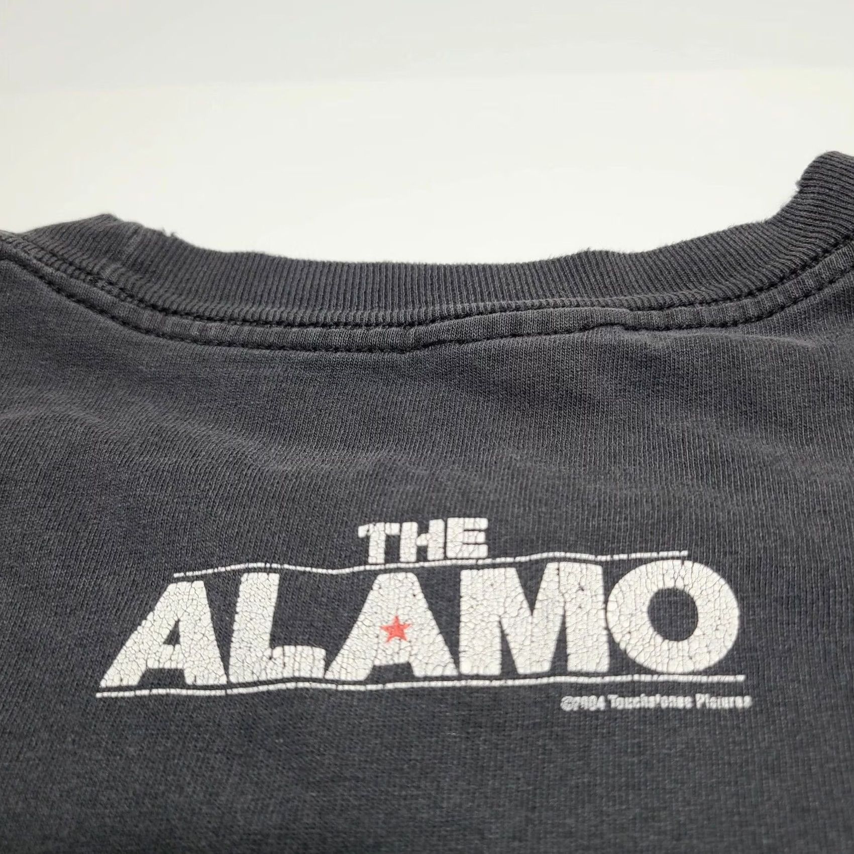 Vintage VINTAGE The Alamo T-Shirt Men’s Large Black Movie Promo 2004 Y2K Thrashed with Small Holes Front Logo Graphic Tee Mens Size US L / EU 52-54 / 3 - 6 Thumbnail