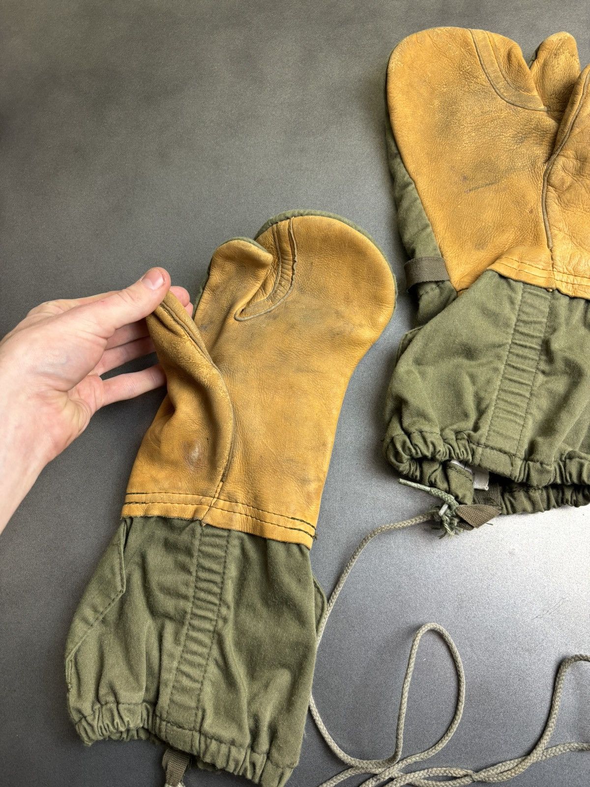 Vintage Vintage M-65 Trigger Mittens Vietname Shooting Mitts Cold We Size ONE SIZE - 7 Thumbnail