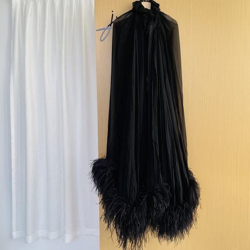 Saint Laurent Paris Saint Laurent Ostrich Feather Silk Cape Size F40 Size M / US 6-8 / IT 42-44 - 1 Thumbnail